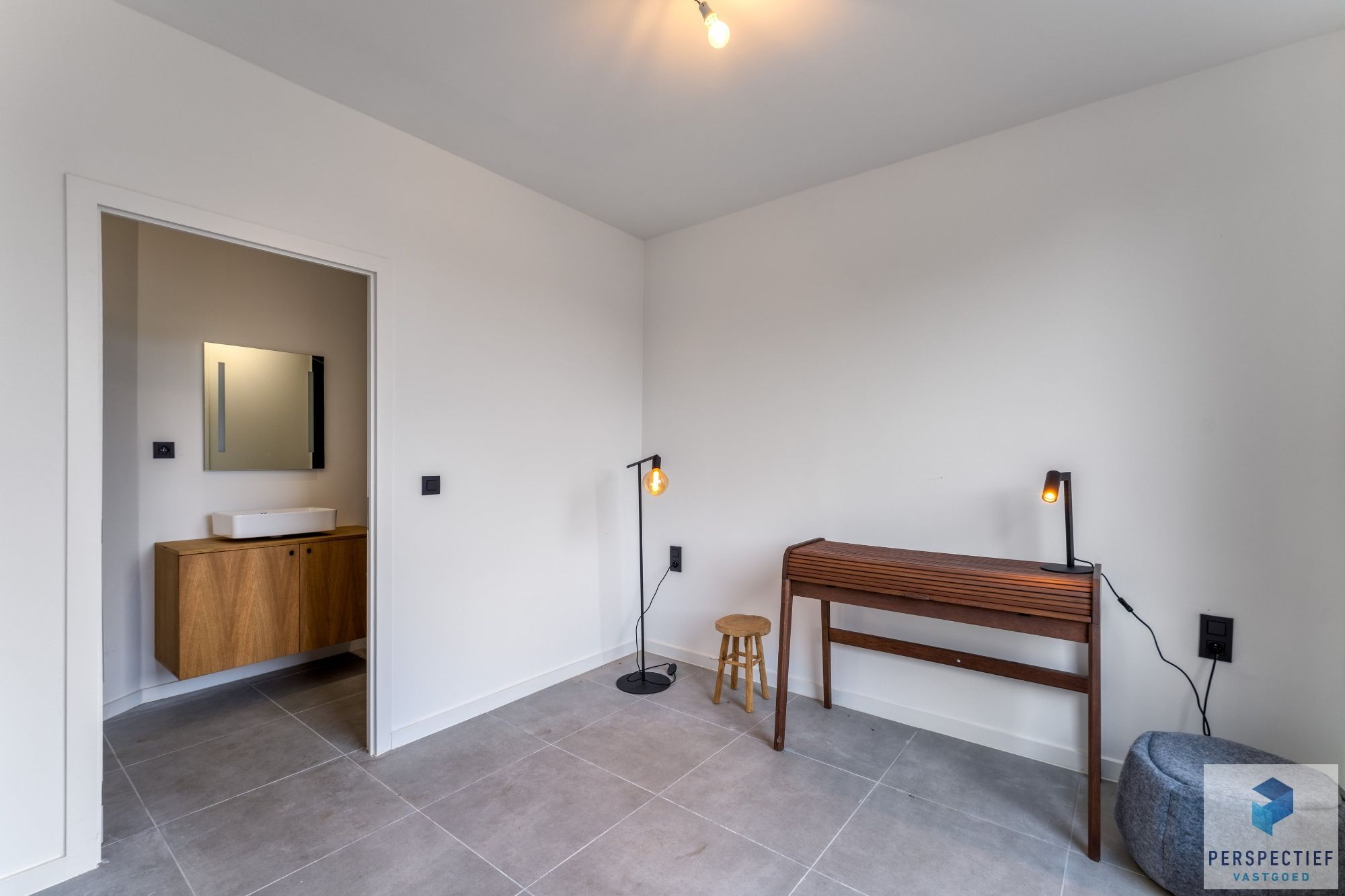 Stijlvol gerenoveerde woning met tuin op toplocatie foto 13