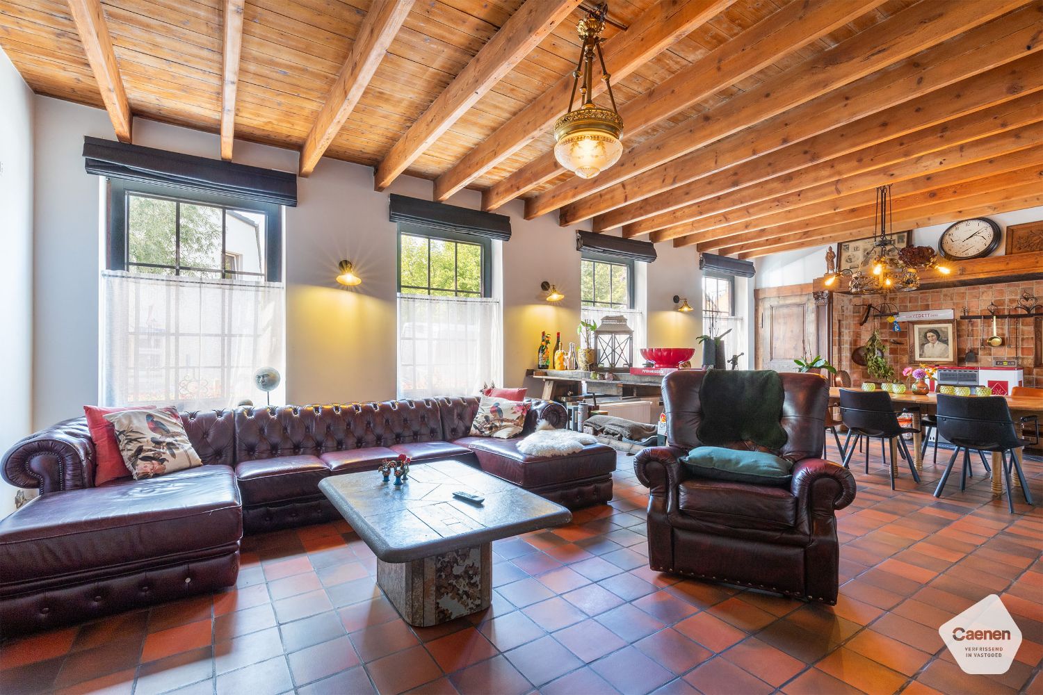 BRUISENDE ZOMERBAR / PASSAGE VELO met woonst op MAGNIFIEKE LOCATIE foto {{pictureIndex}}