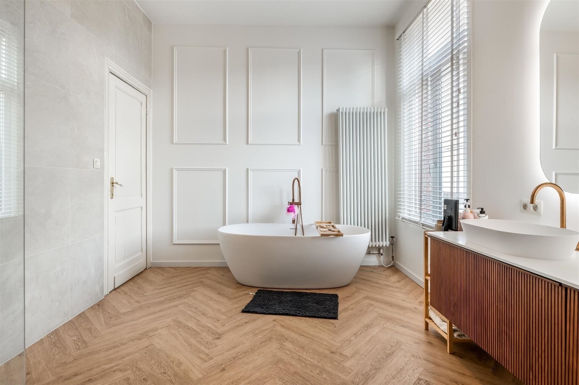 PRACHTIG INSTAPKLAAR HERENHUIS IN GEEL CENTRUM  foto 20