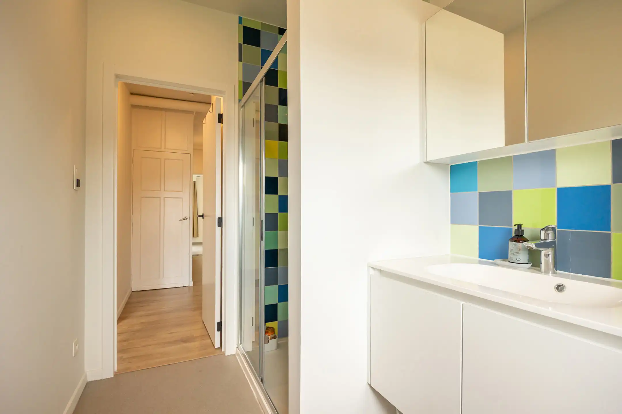 Duplex appartement met twee slaapkamers en tuin foto 12