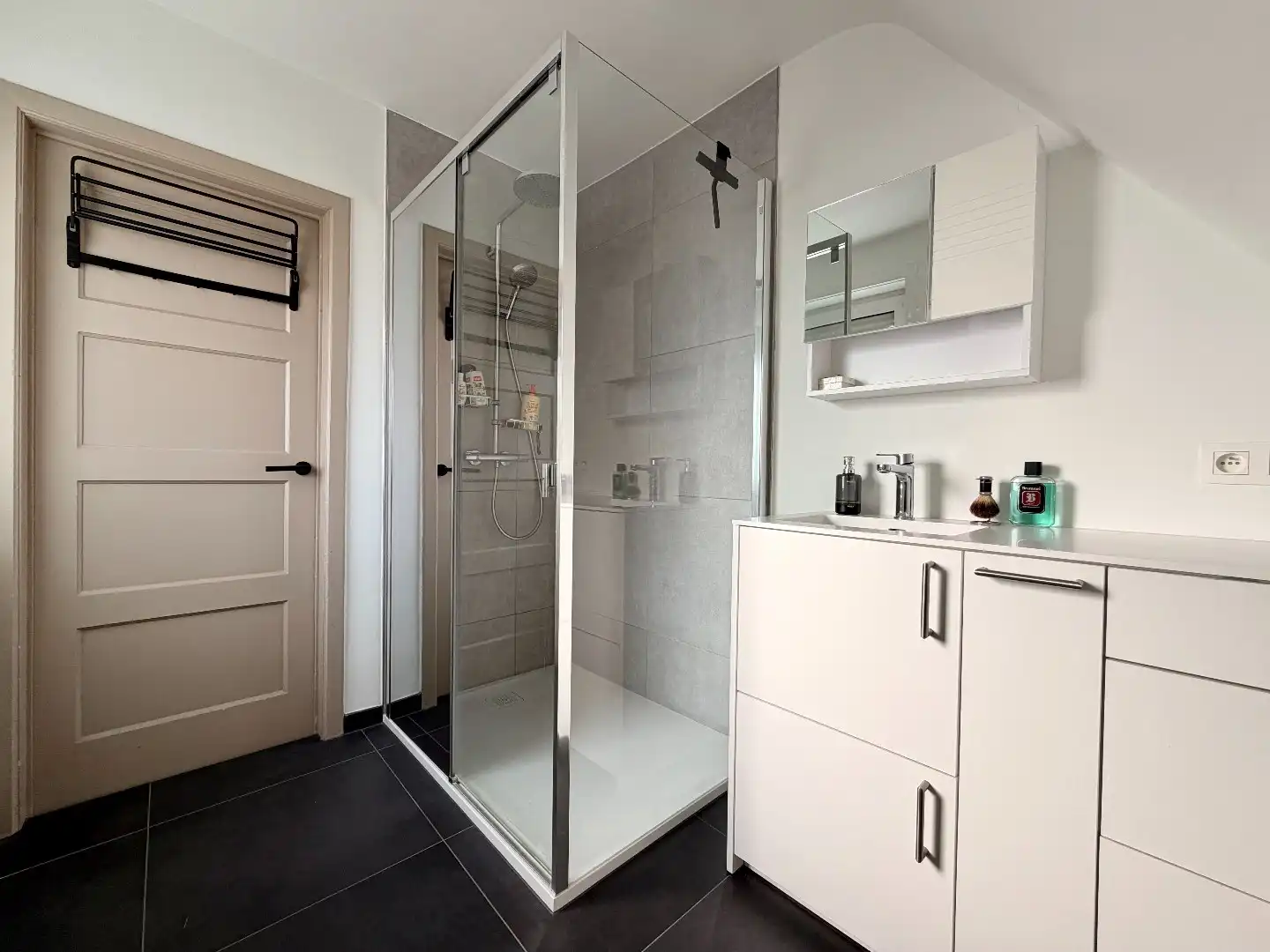 Instapklare halfopen bebouwing met ruime garage te koop in Harelbeke (Arendswijk) foto 15