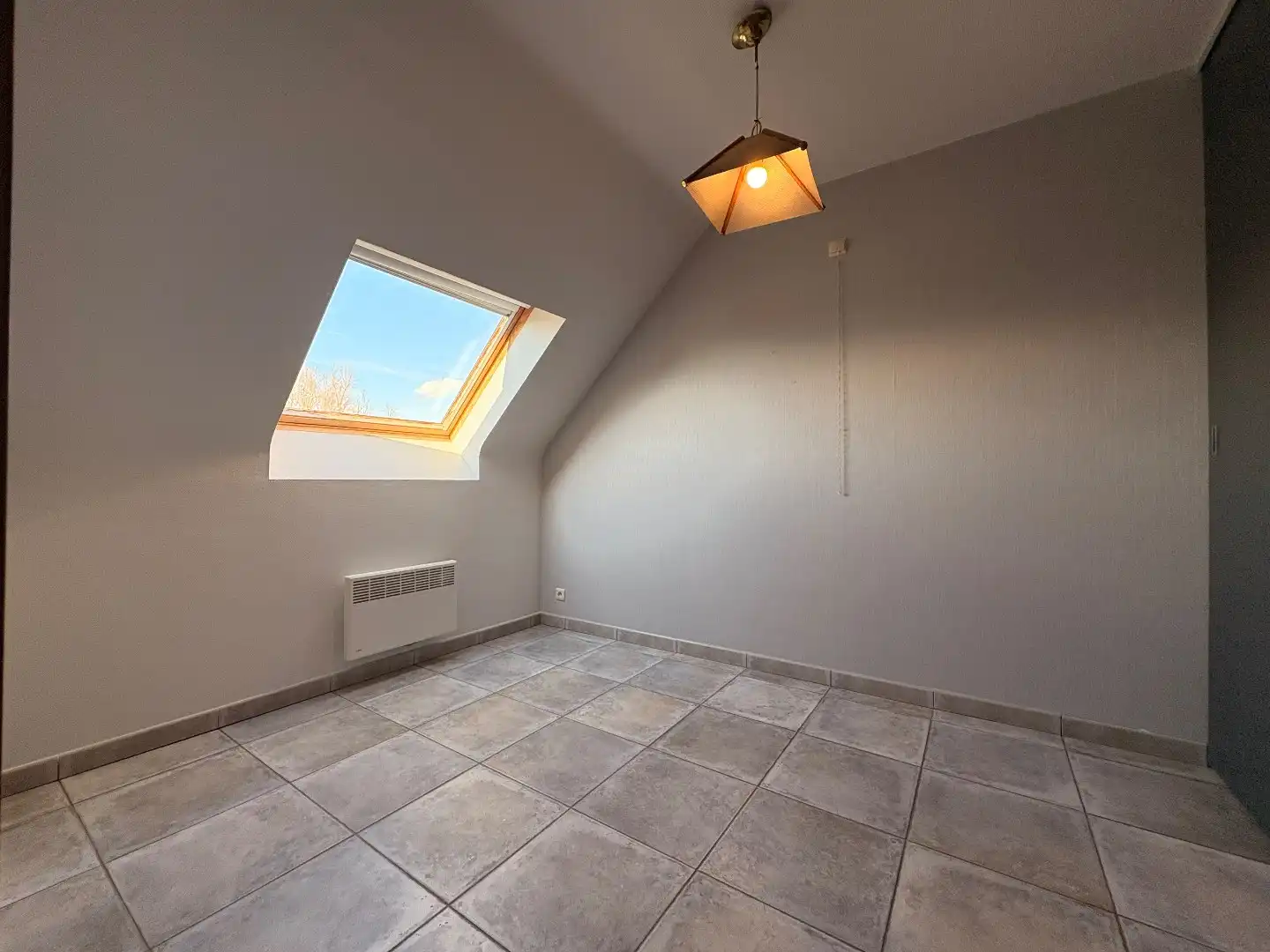 Appartement te koop op de 3de verdieping in Harelbeke. foto 12