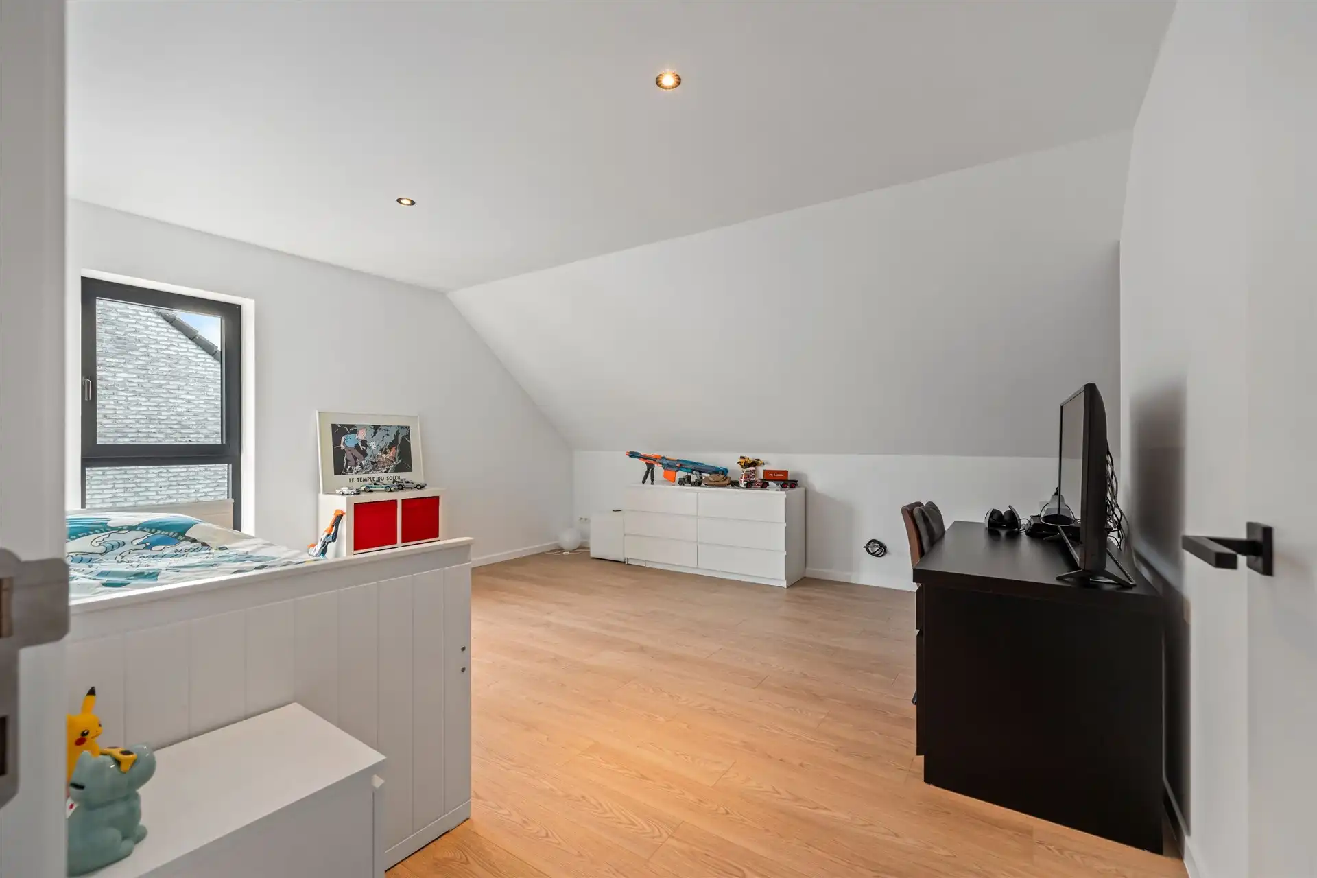 Recente gezinswoning met 5 slaapkamers en losstaande garage op een mooi perceel van 465m² foto 22