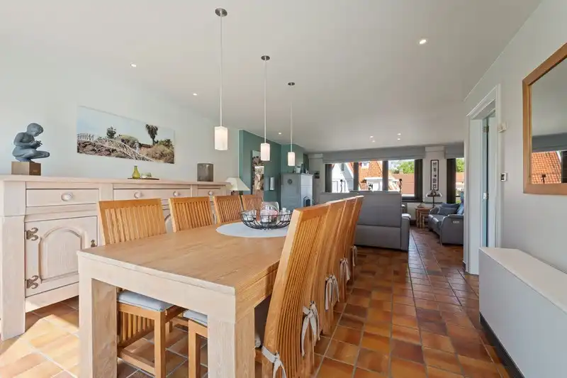 Verzorgde halfopen bebouwing met vele mogelijkheden te De Haan. foto 9