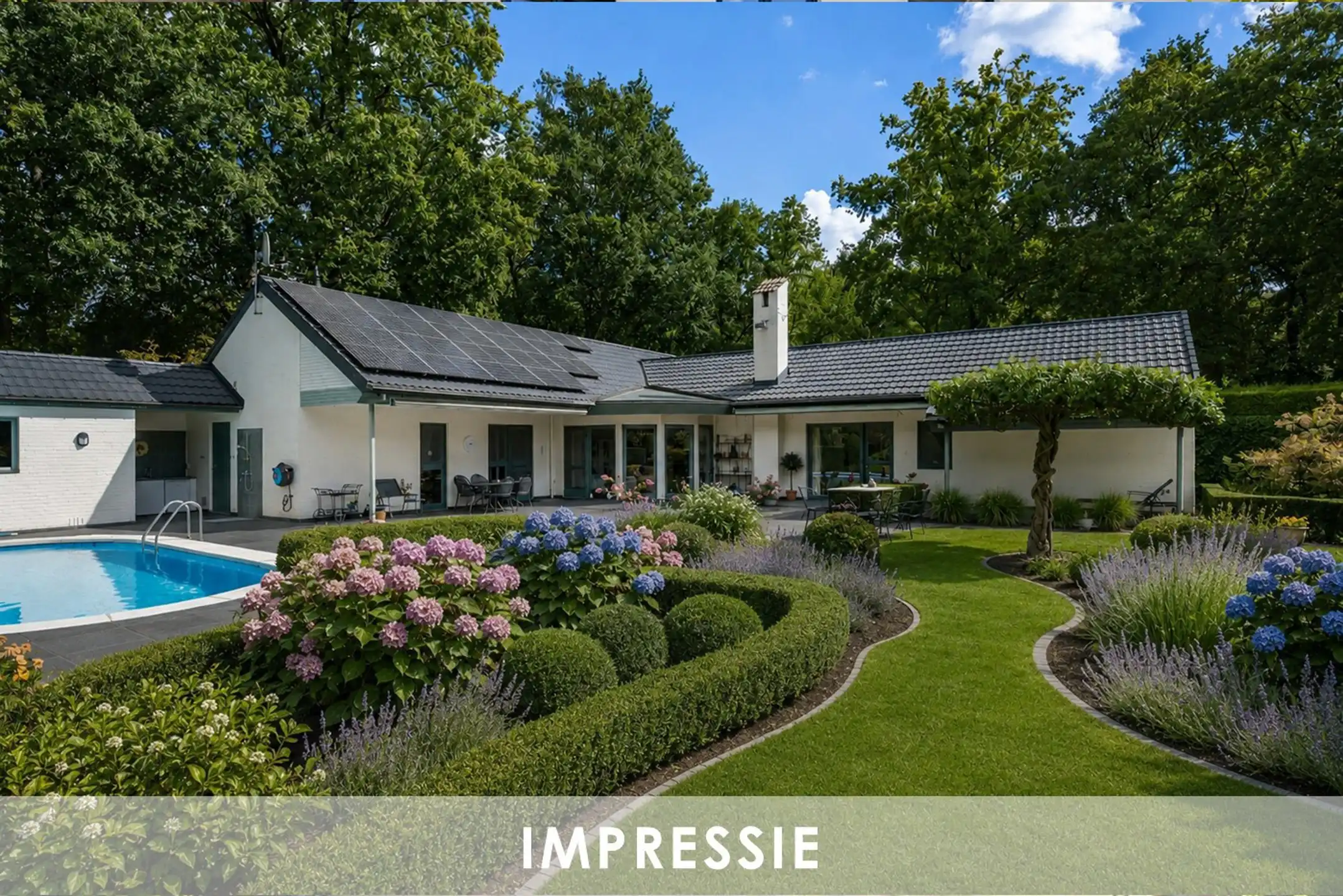 Gelijkvloerse villa op ca. 3.660 m² met parktuin! foto {{pictureIndex}}