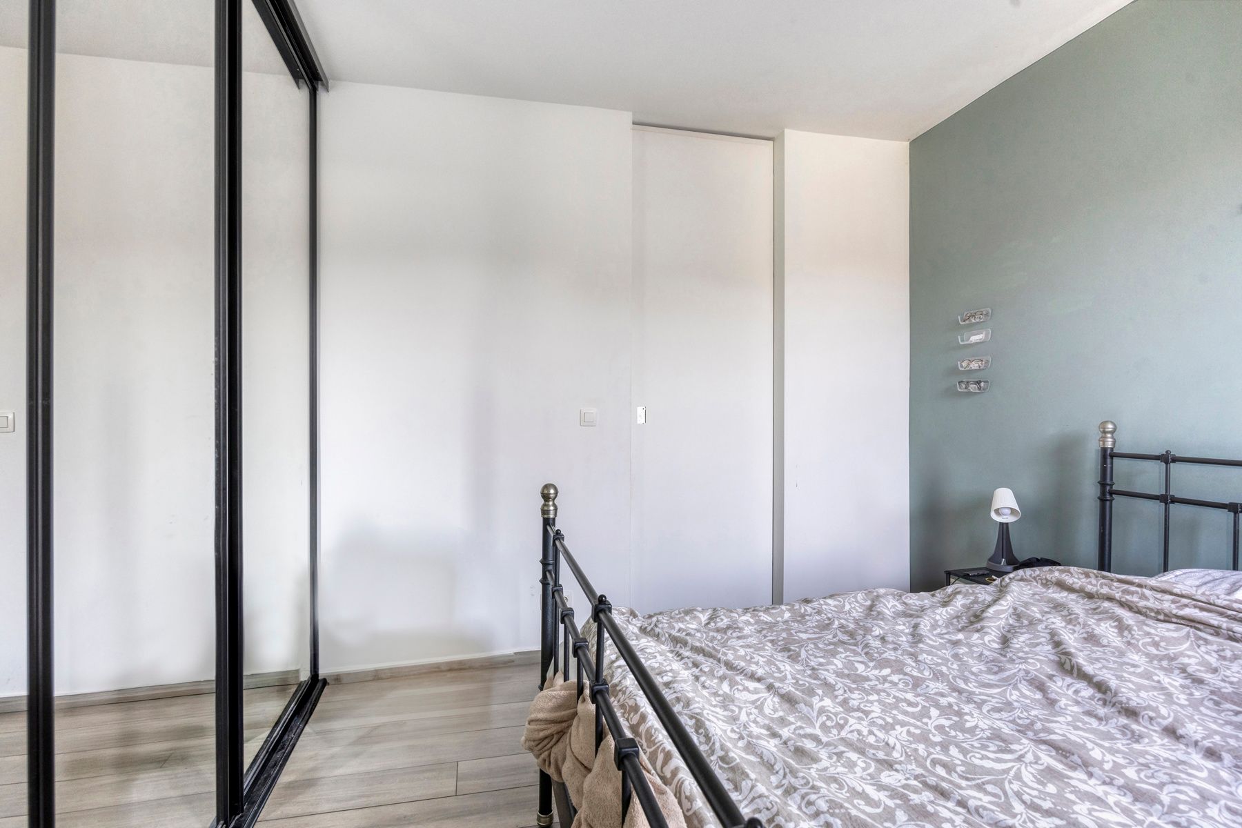 Recent 1 slaapkamer appartement met terras nabij Tour&Taxis foto 11