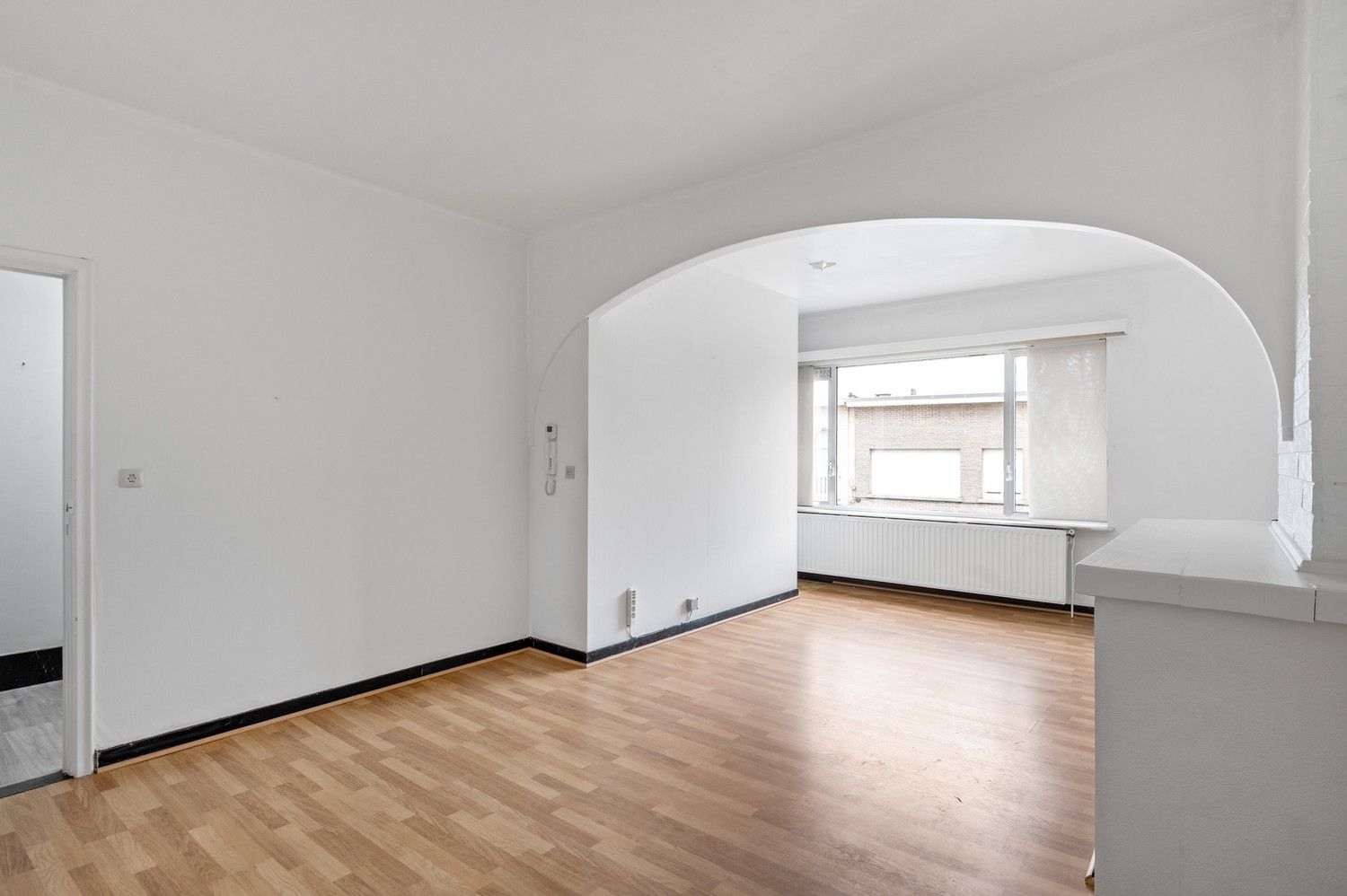 Magazijn met woonst en een 1 slaapkamer appartement te Deurne! foto 21