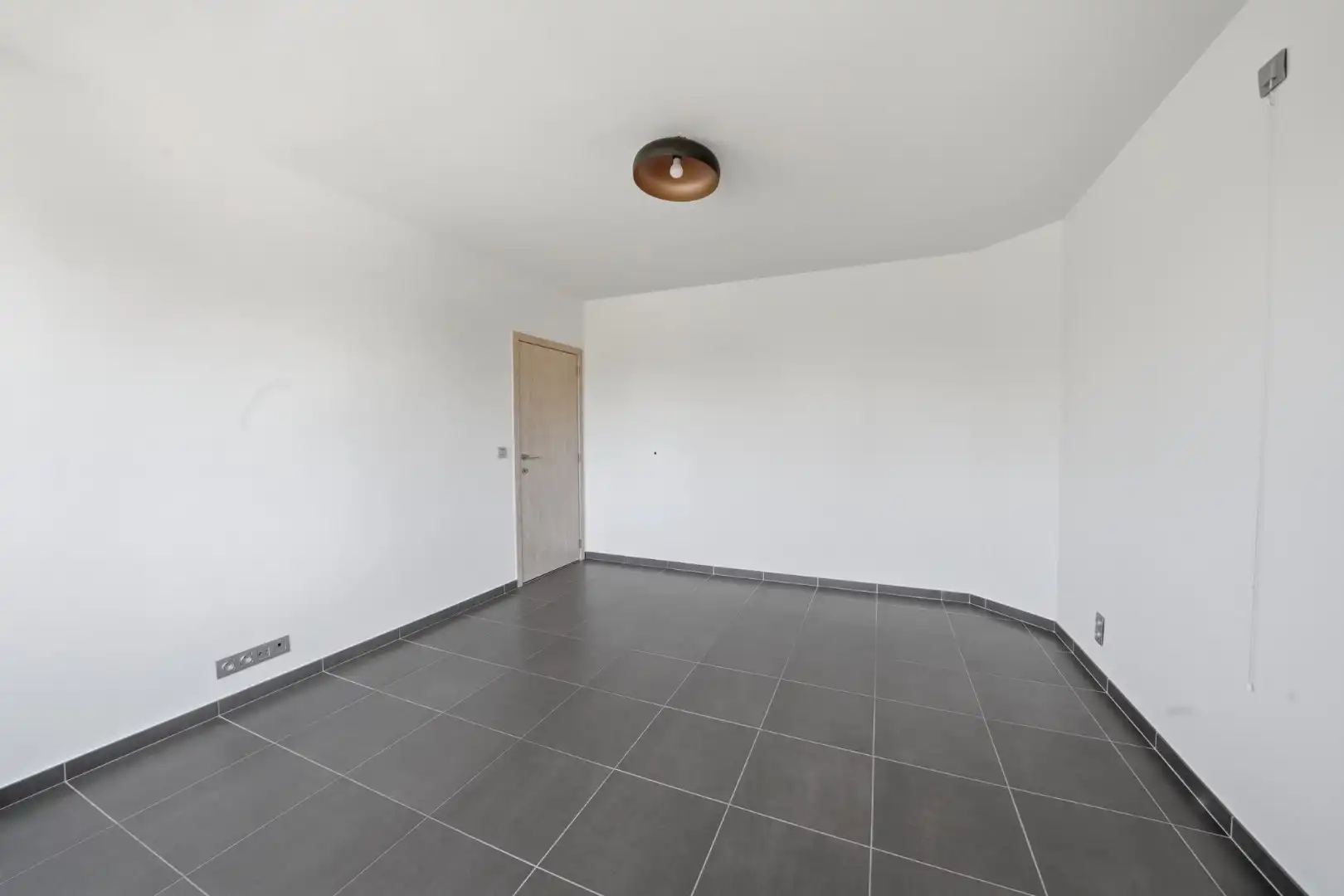 Volledig gerenoveerde bel-étage met ruime garage te Oostende foto 15