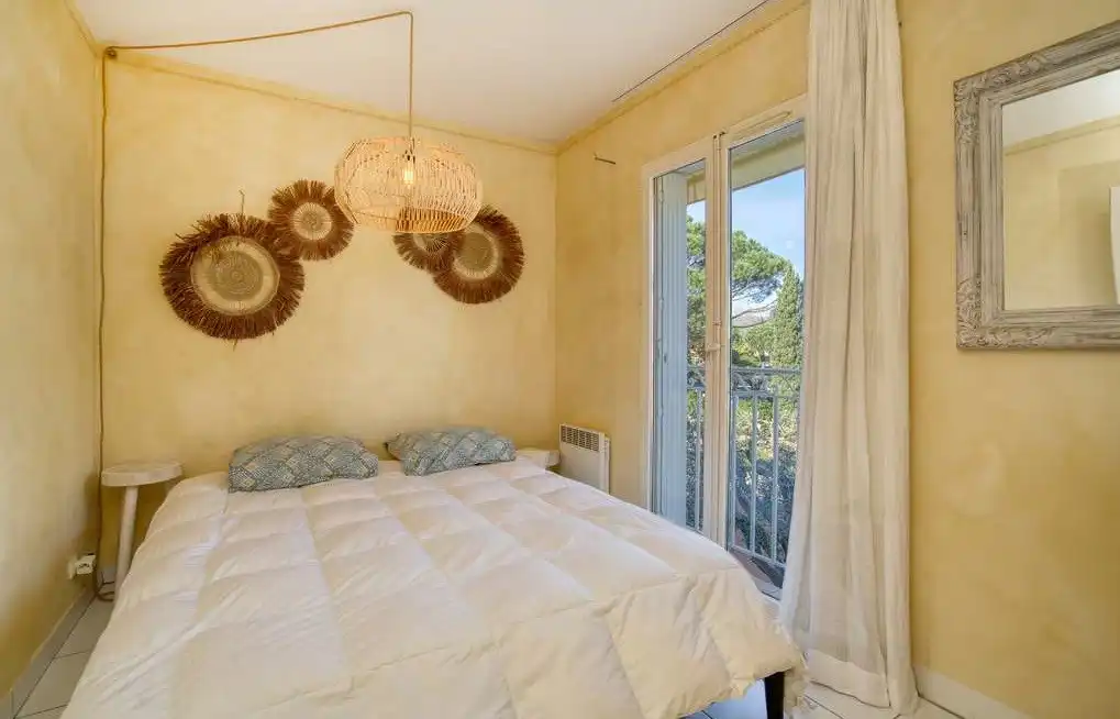 Charmante vakantiewoning met private aanlegplaats en zwembad te PORT GRIMAUD foto 12