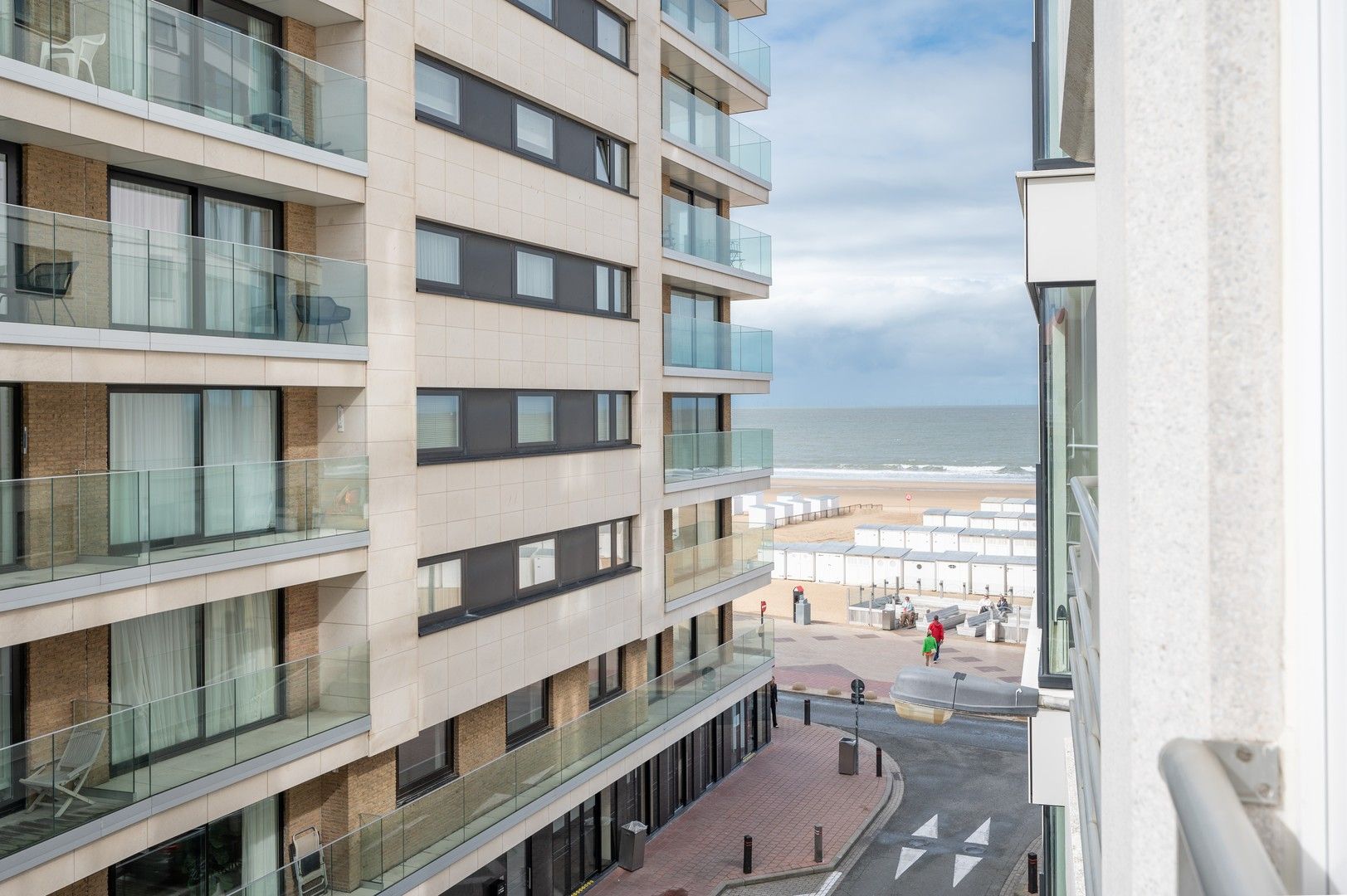 Luxueus appartement met zijdelings zeezicht tussen het Albertplein en het Driehoeksplein. foto 2