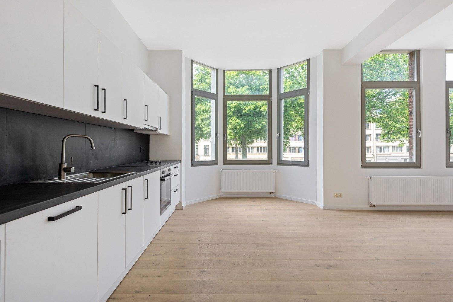 Prachtig gerenoveerd appartement met 2 slaapkamers in rustige straat te koop te Antwerpen foto 5