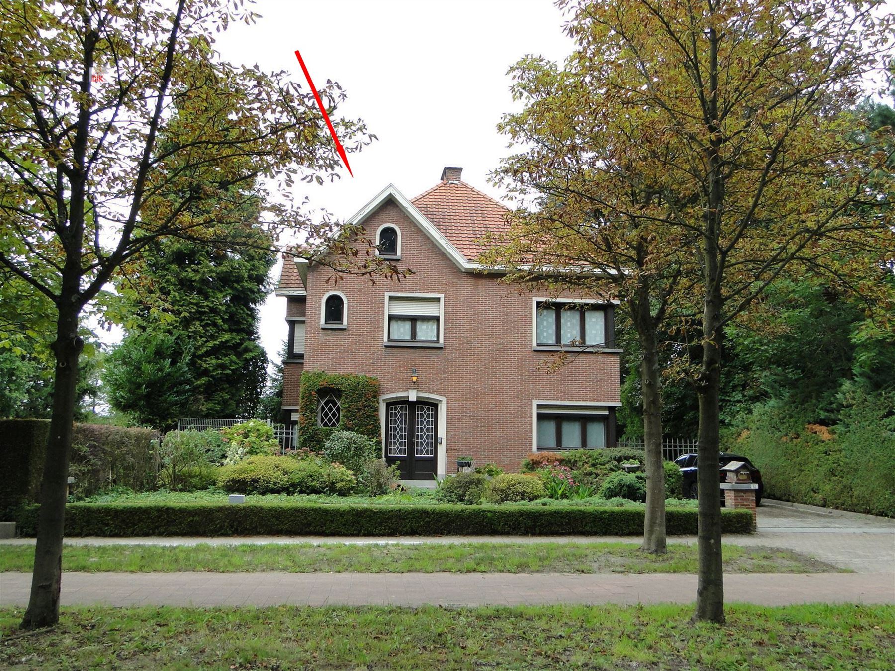 Villa met garage en zwembad  foto {{pictureIndex}}