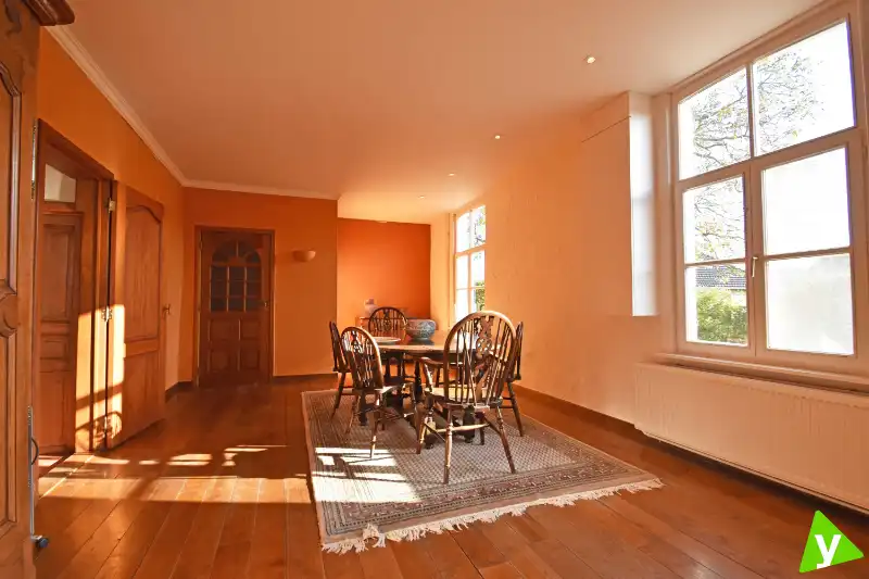 Idyllische woning met prachtige tuin foto 6