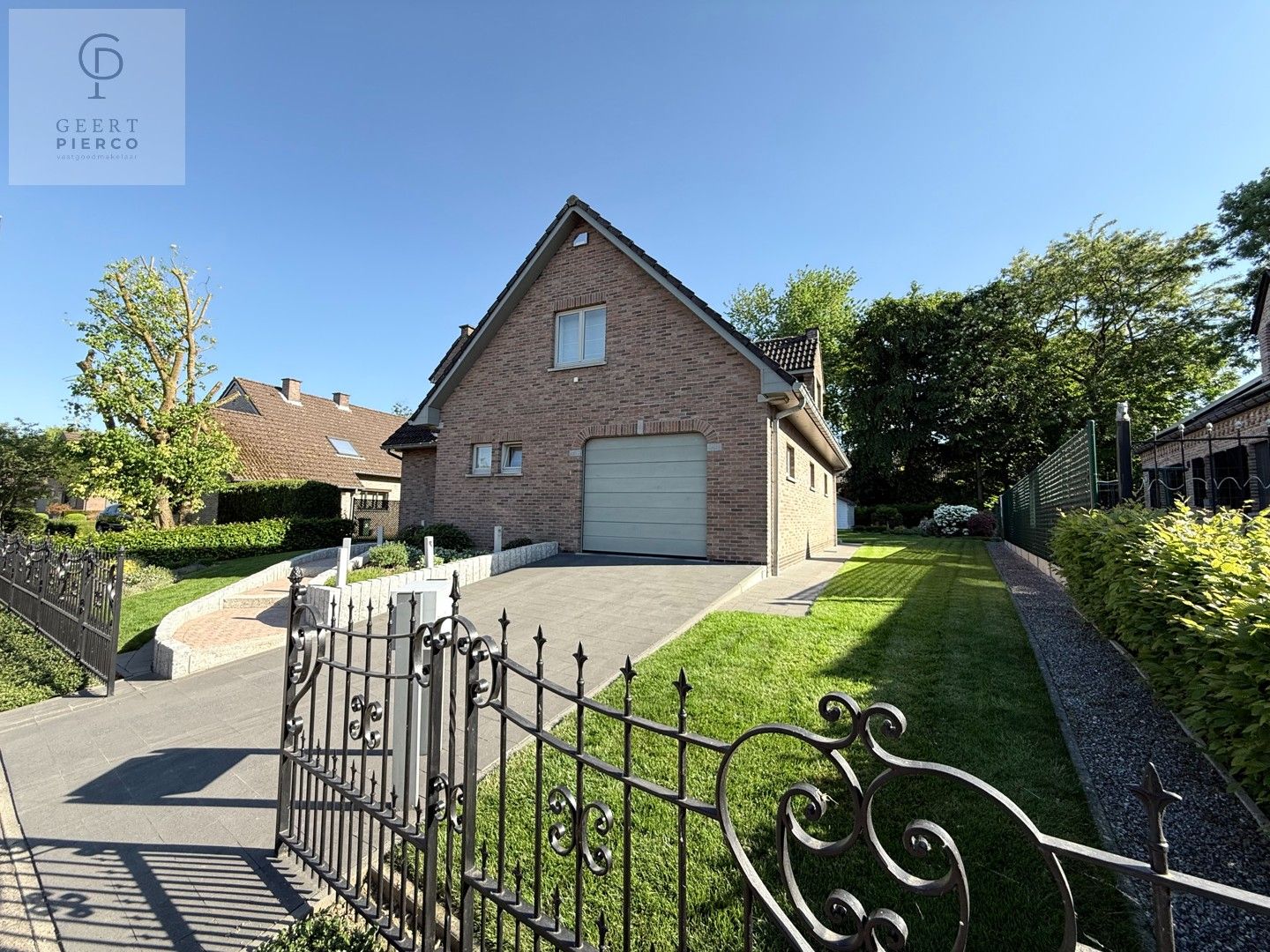 Knappe Villa foto {{pictureIndex}}