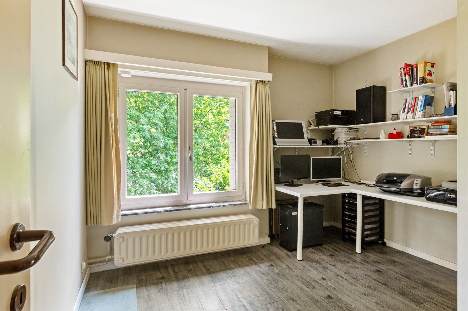 Ruime gezinswoning met 4 slaapkamers en royale tuin op toplocatie in Kapellen foto 13