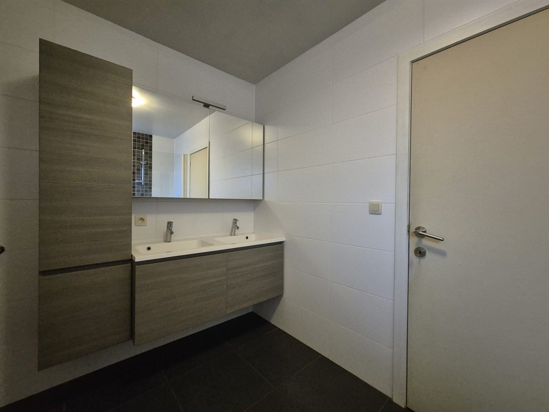 Rustig gelegen woning met tuin en garage. foto 20