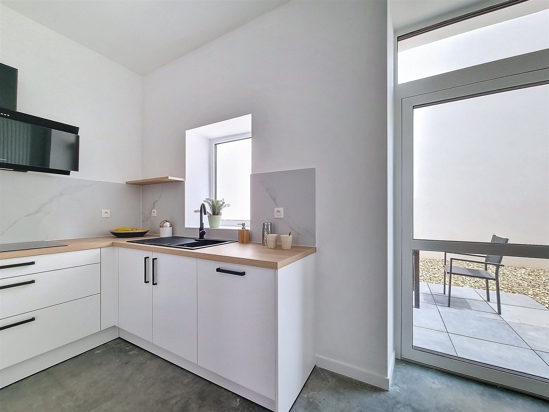 Totaal gerenoveerde woning met 5 slpk en 2 badkamers in het centrum van Geraardsbergen foto 6
