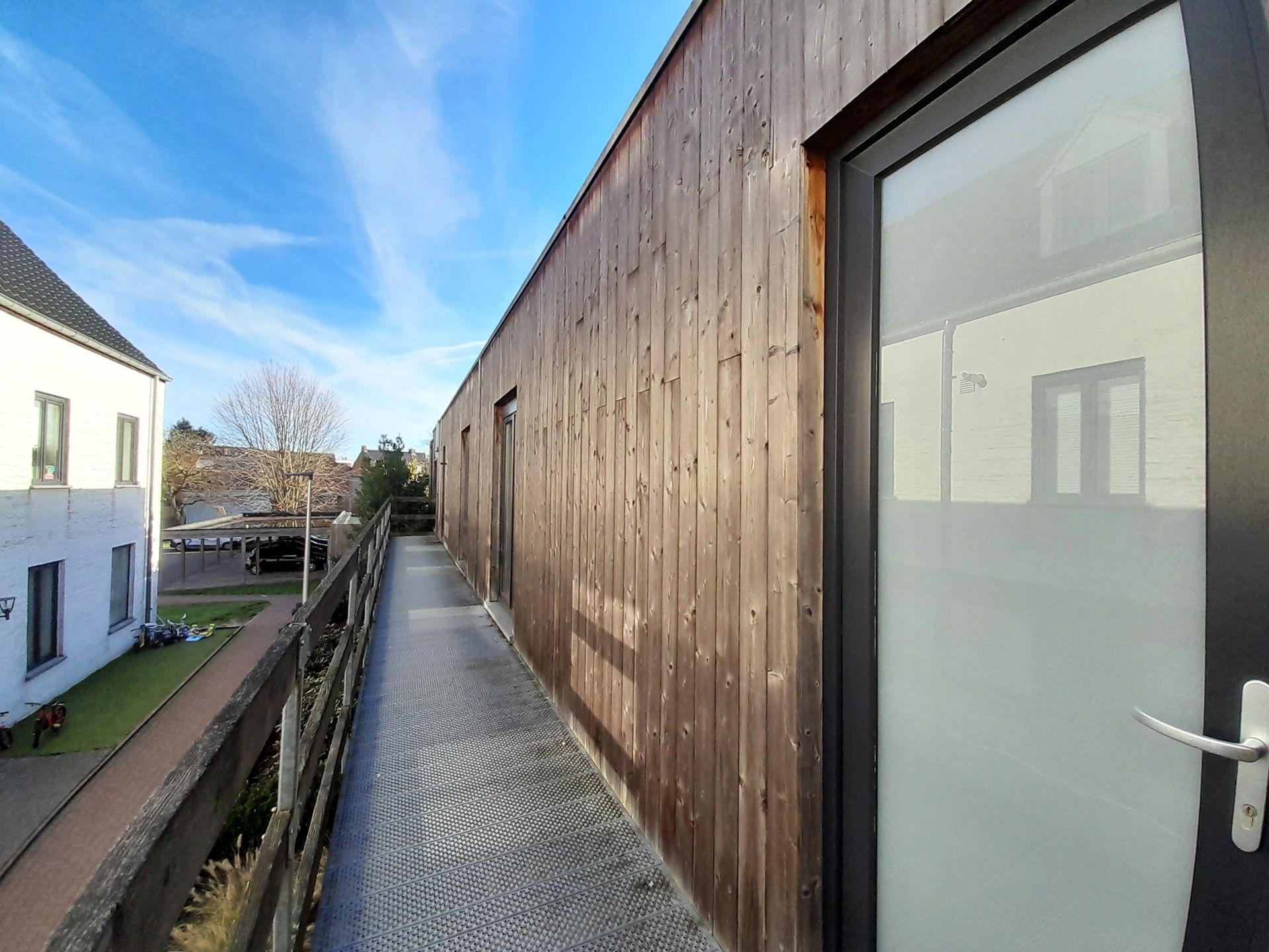 Gezellig 2 slaapkamer-appartementje met autostaanplaats foto 3