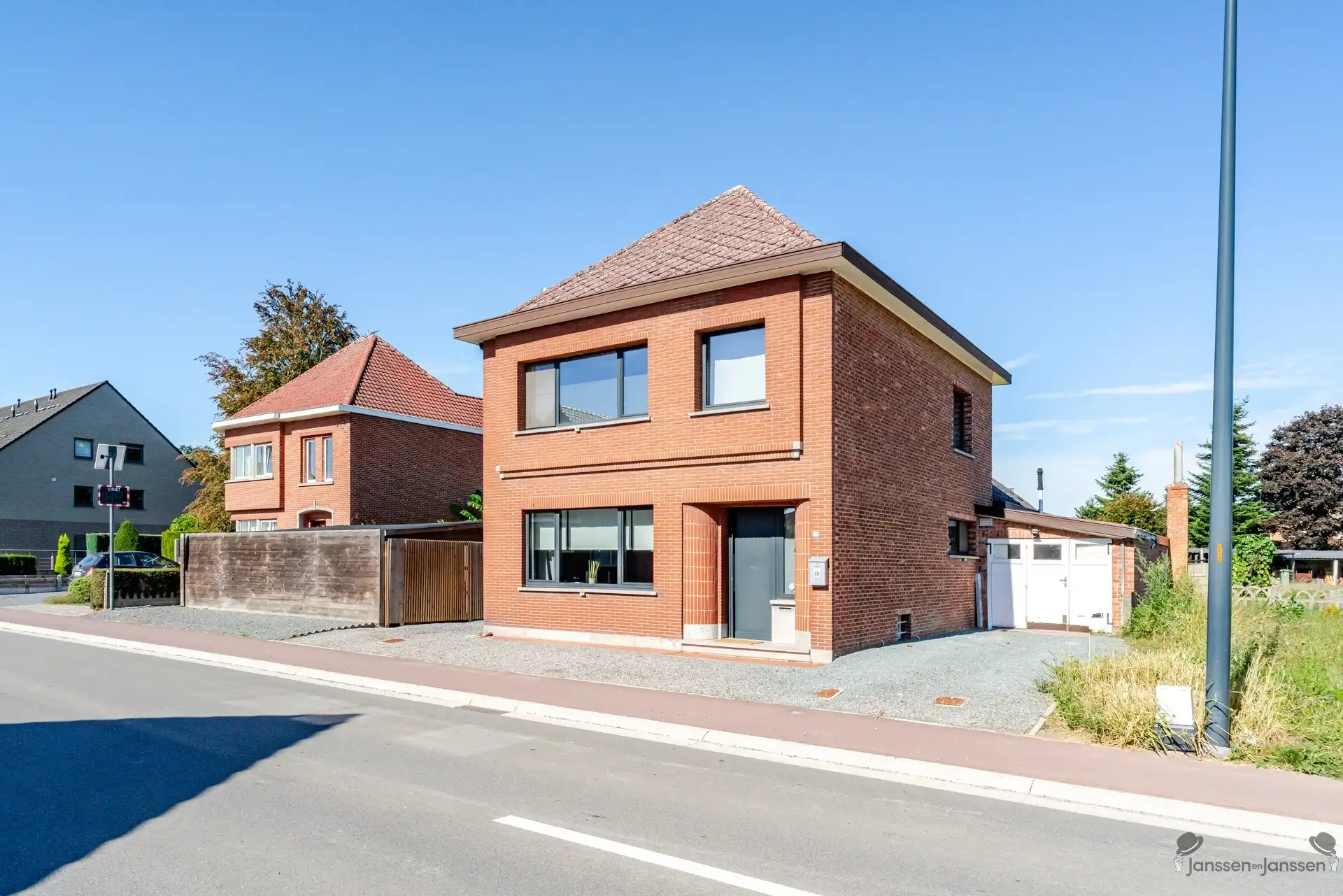 Hoofdfoto van de publicatie: Gerenoveerde woning met 2 slaapkamers en 2 badkamers en in Begijnendijk