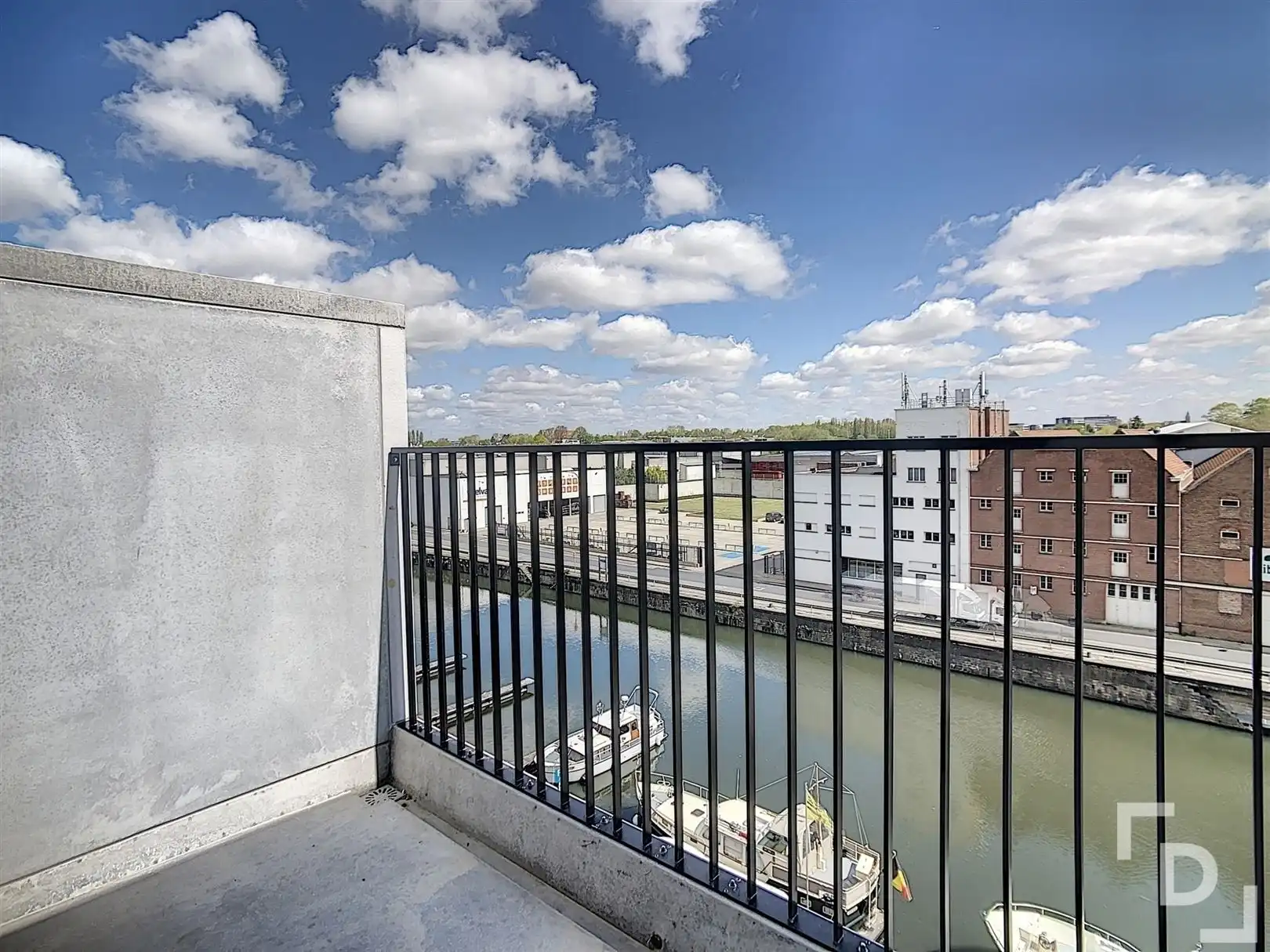 Gezellig dakappartement met terras en autostaanplaats. foto 5