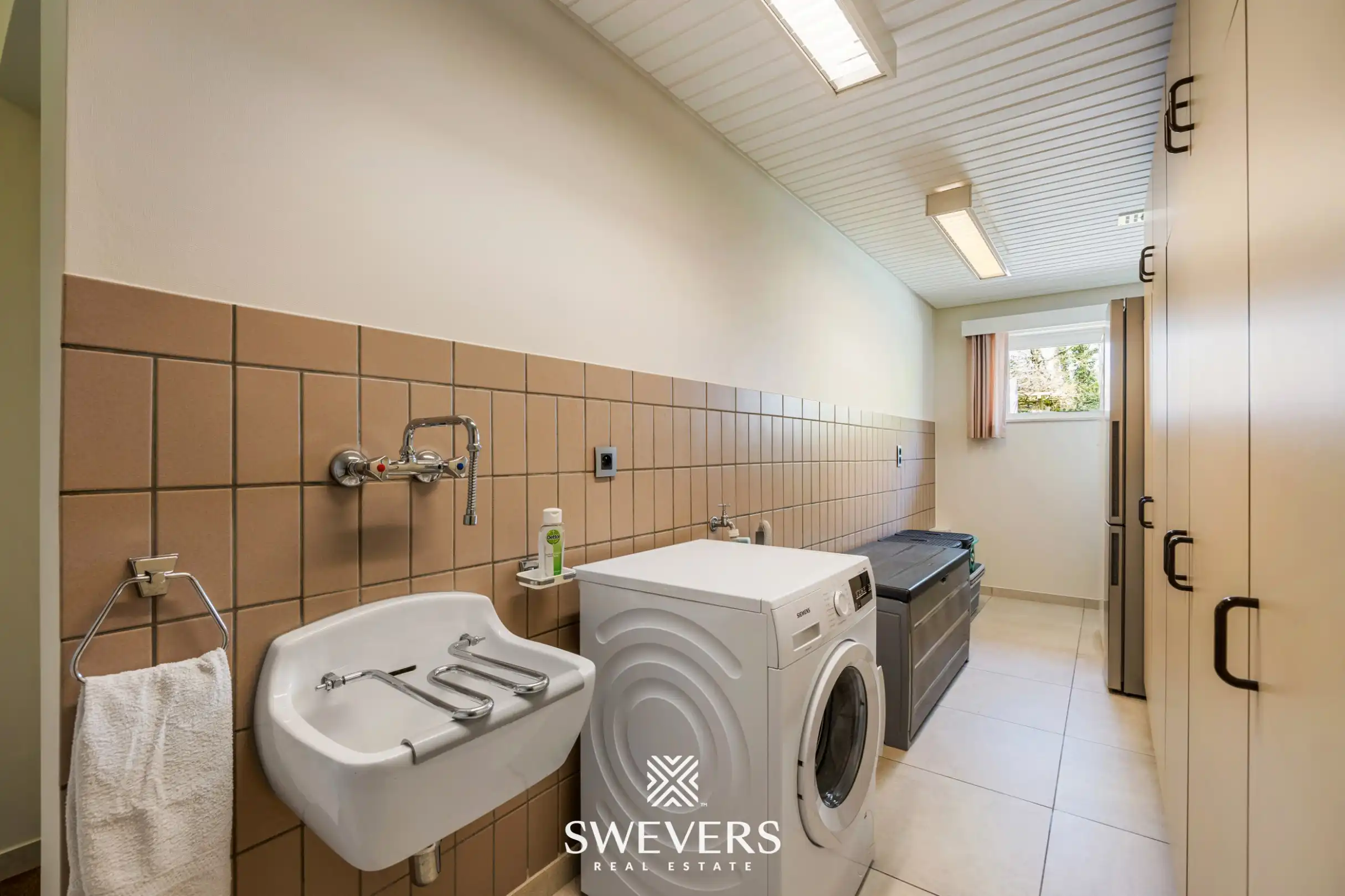 Ruime open bebouwing met praktijkruimte op perceel van 37a 75ca in Beringen foto 9