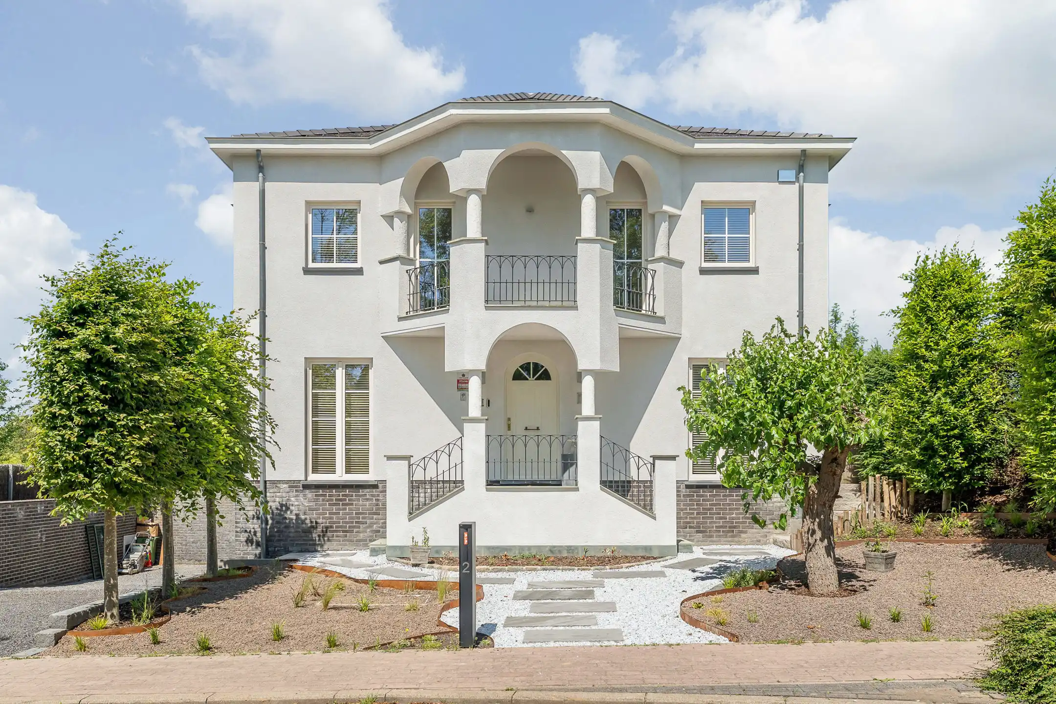Mooie villa met achterliggende weide te Membruggen foto {{pictureIndex}}