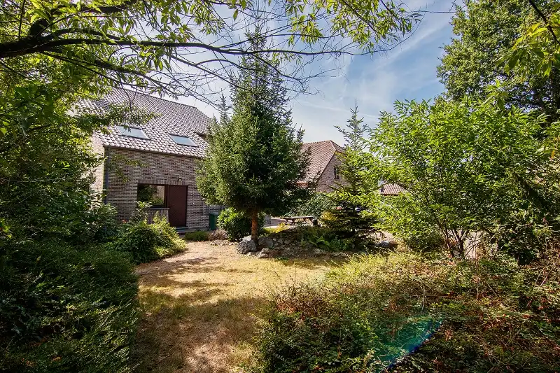 Zeer ruime, op te frissen, gezinswoning met dubbele garage in kindvriendelijke, groene en rustige omgeving foto 37