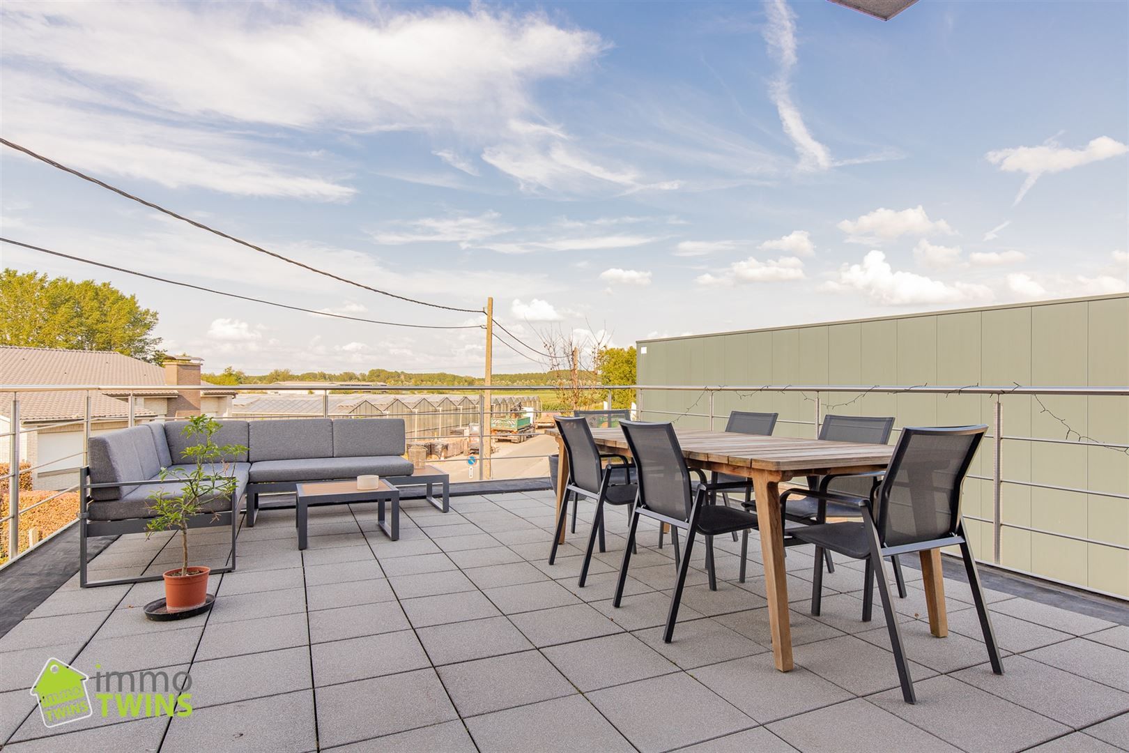 Instapklaar appartement met terras te Moerzeke foto 13