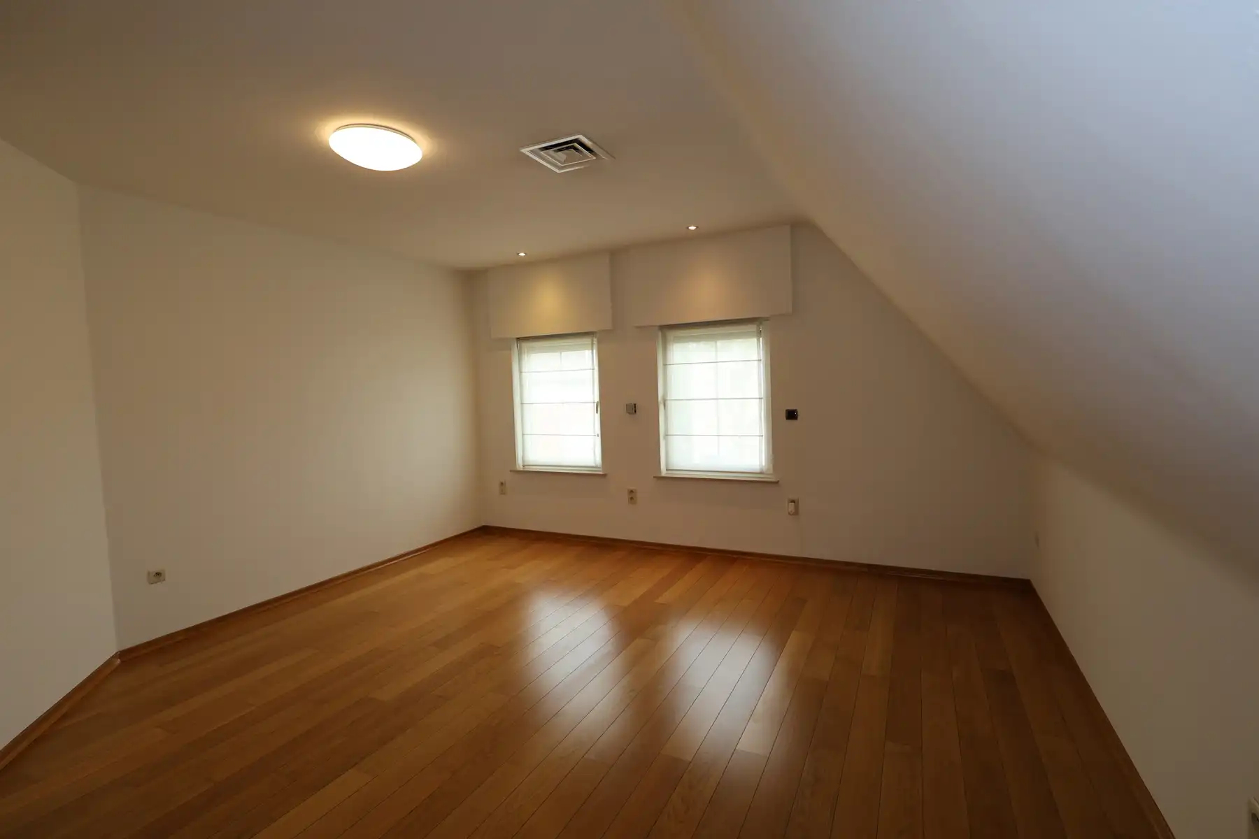 Een ruime gezinswoning met 3 slaapkamers op een perceel van 784m². foto 21