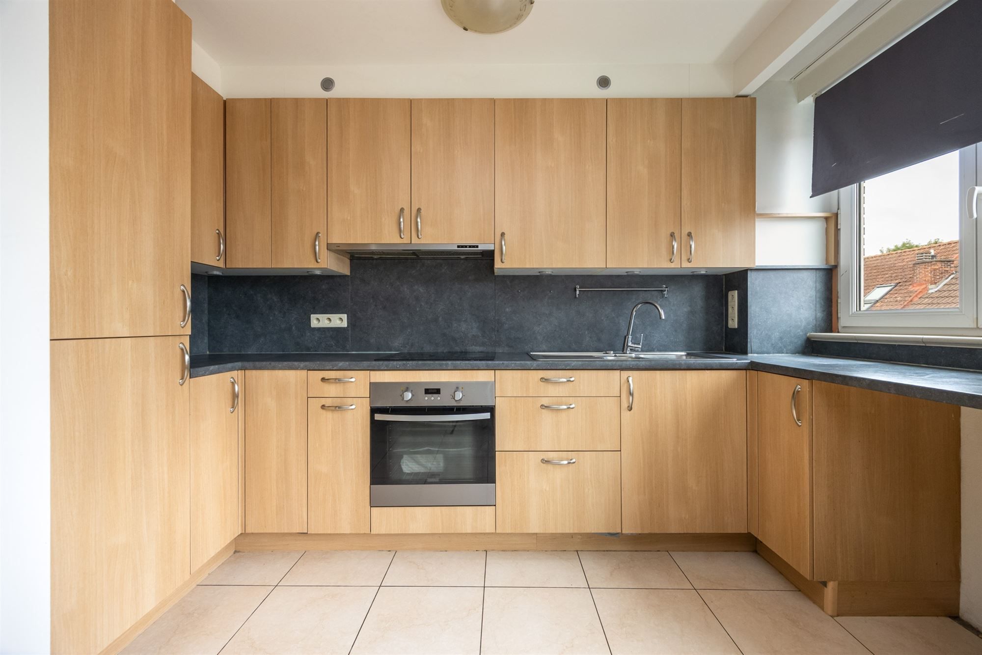 Instapklaar appartement met 2 slaapkamers in hartje Berchem foto 4