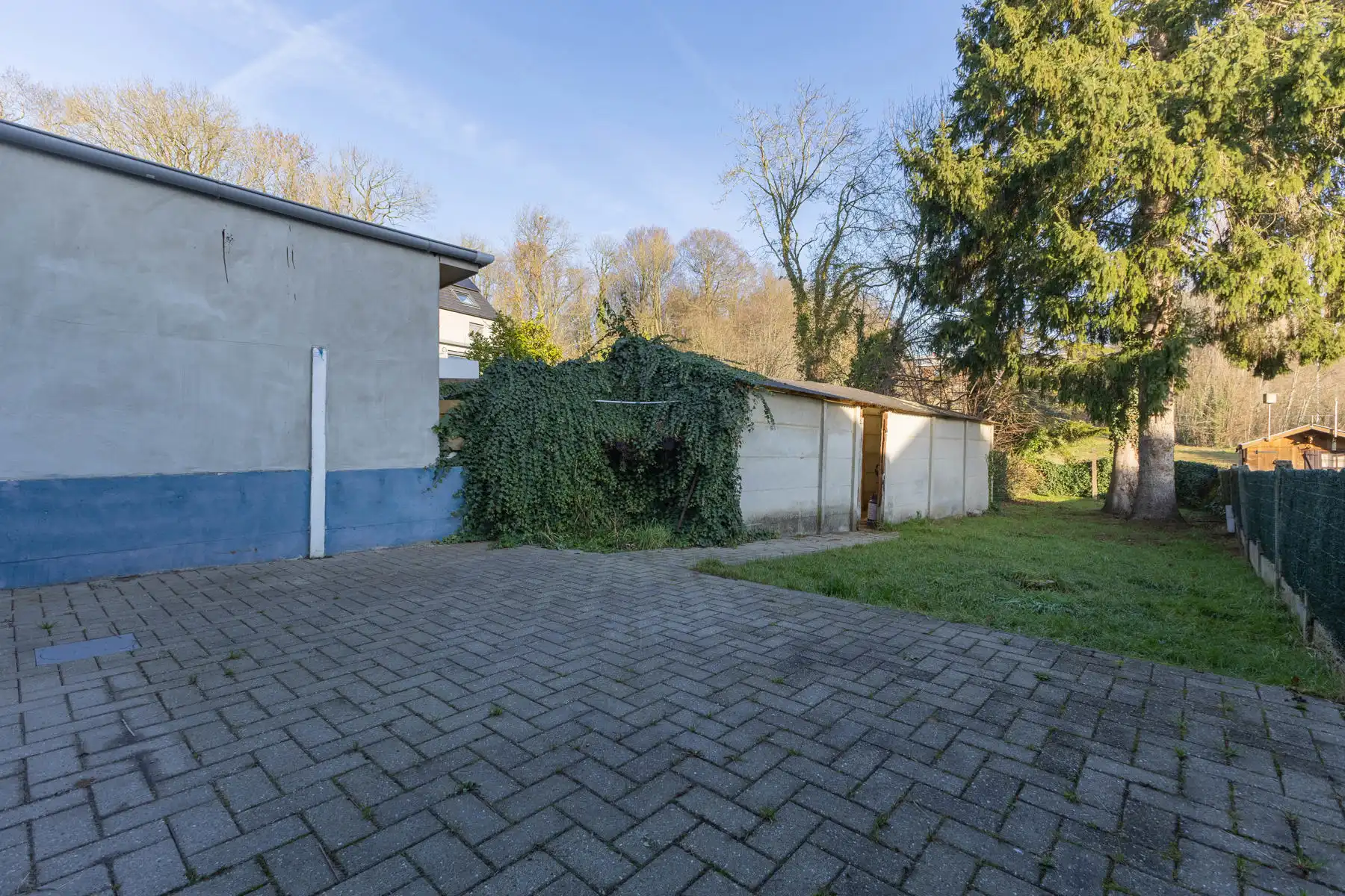 Gunstig gelegen te renoveren woning met tuin foto 4