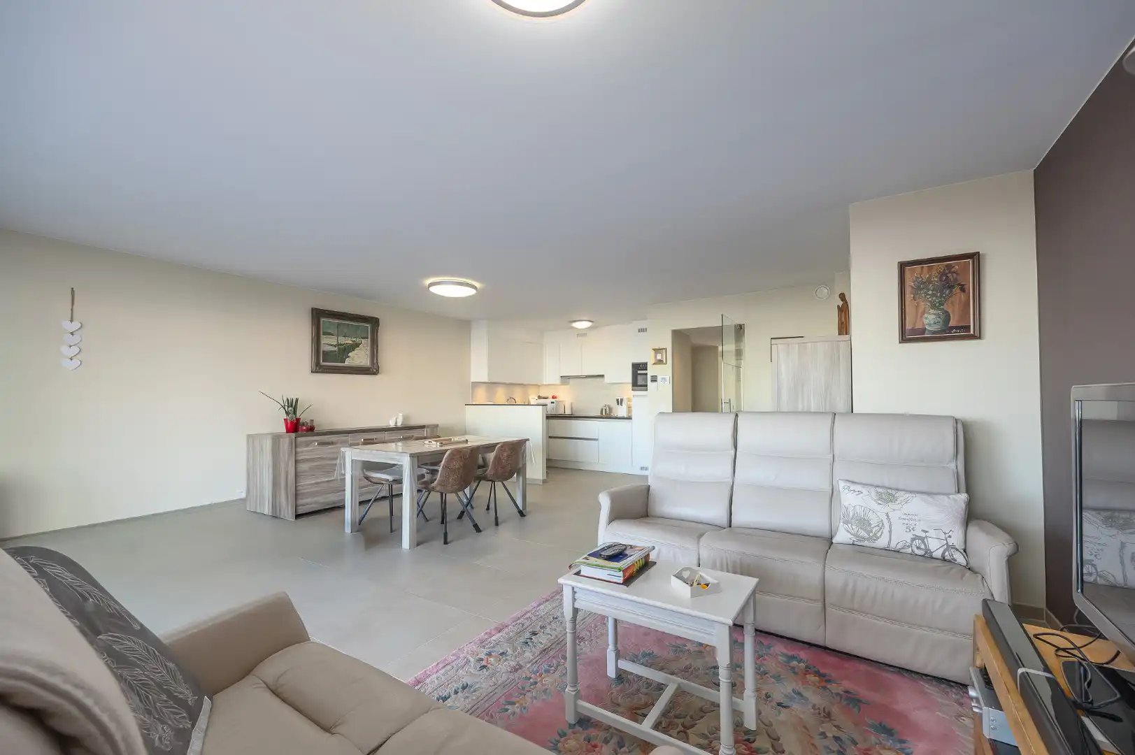Recent 2-slaapkamerappartement met 2 terrassen in het centrum van Oostende! foto 3