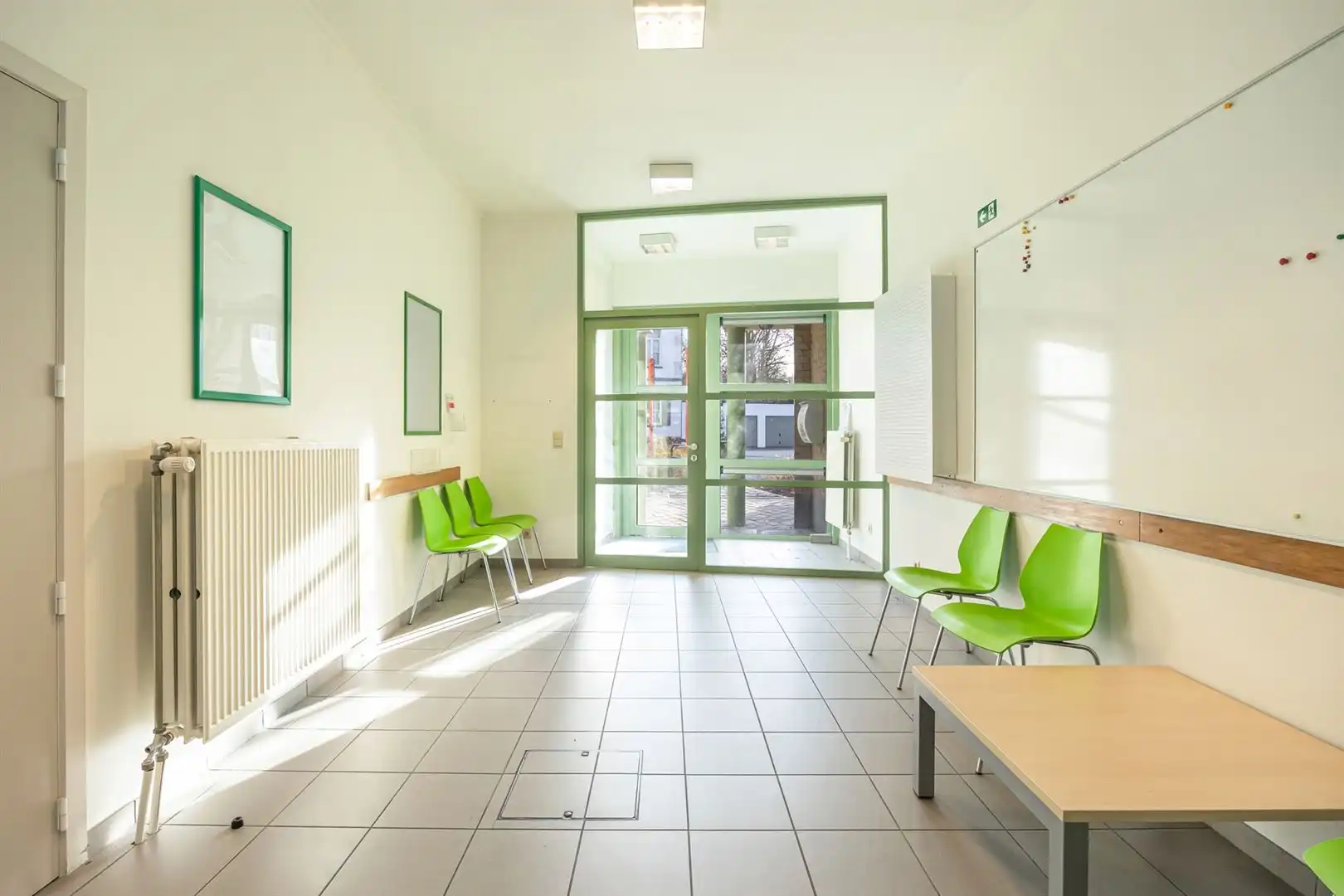 Lichtrijke kantoorruimte in het hartje van Opwijk. foto 2