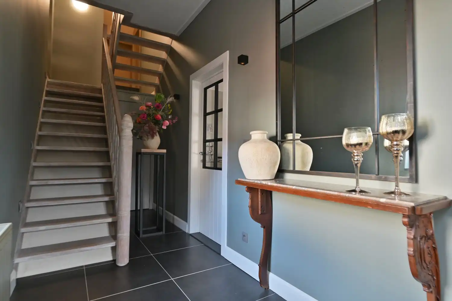 Royale, karaktervolle woning met 5 slaapkamers en 4 badkamers aan de grens met Maastricht foto 33