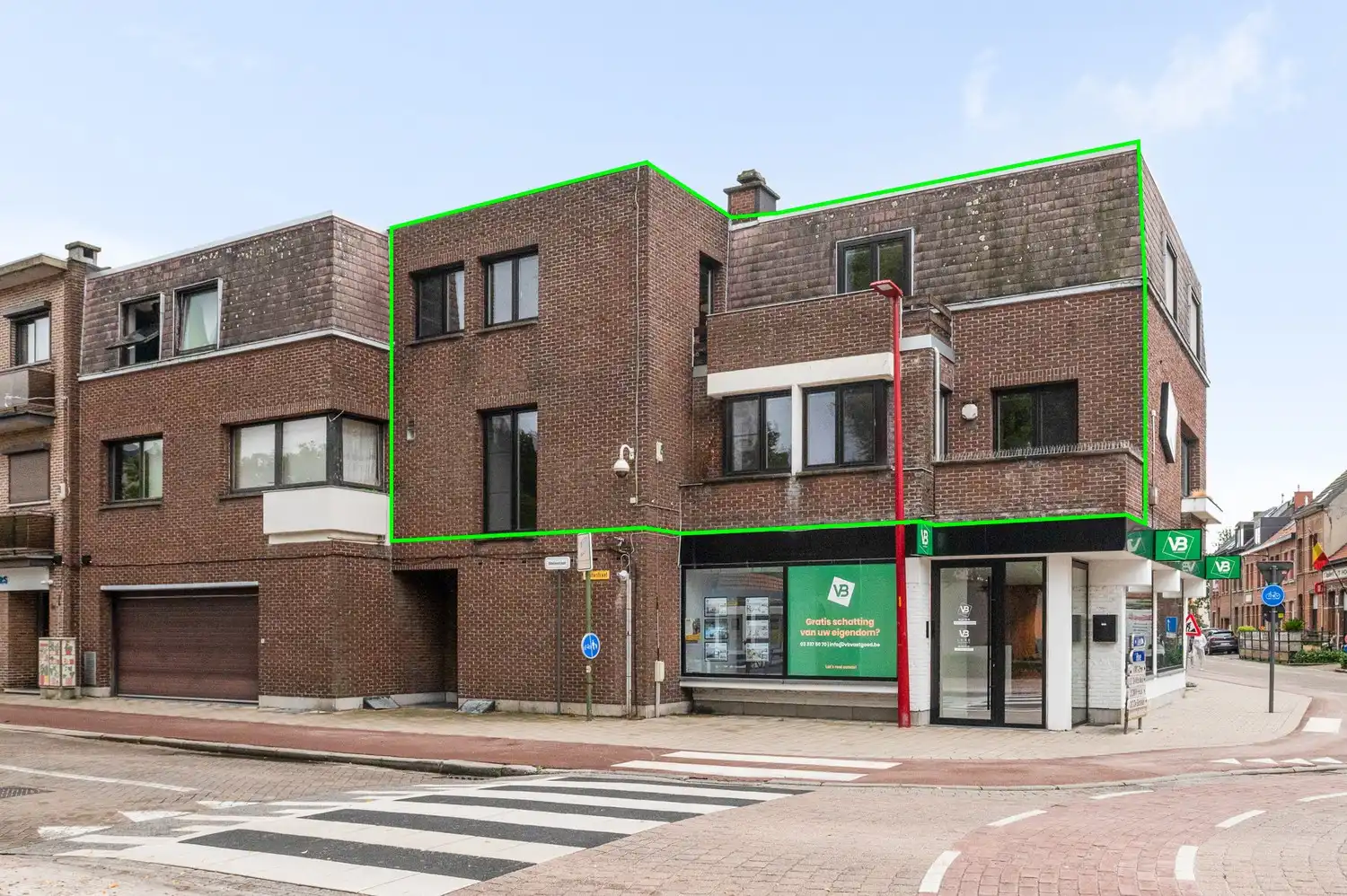 Ruim, instapklaar duplexappartement met 3 slaapkamers en 2 terrassen in centrum Lint foto 2