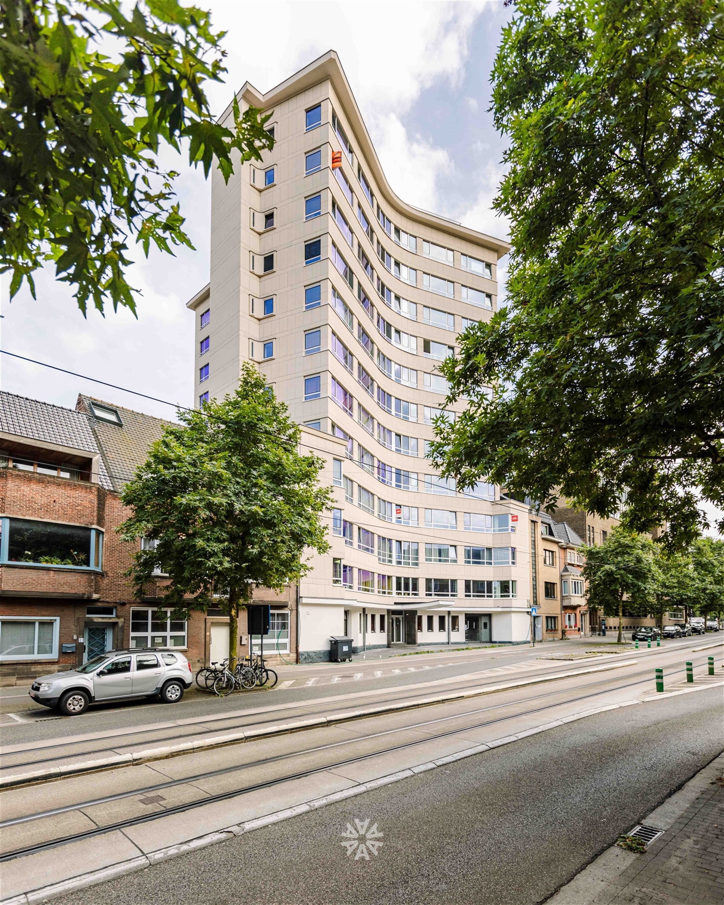 Lichtrijk drie-slaapkamer appartement op een gunstige ligging in Gent foto 15