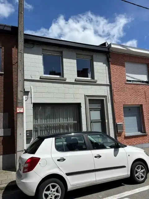 Hoofdfoto van de publicatie: Centraal gelegen  te moderniseren huisje met 2 slaapkamers , overdekt terrasje en klein ateliertje.