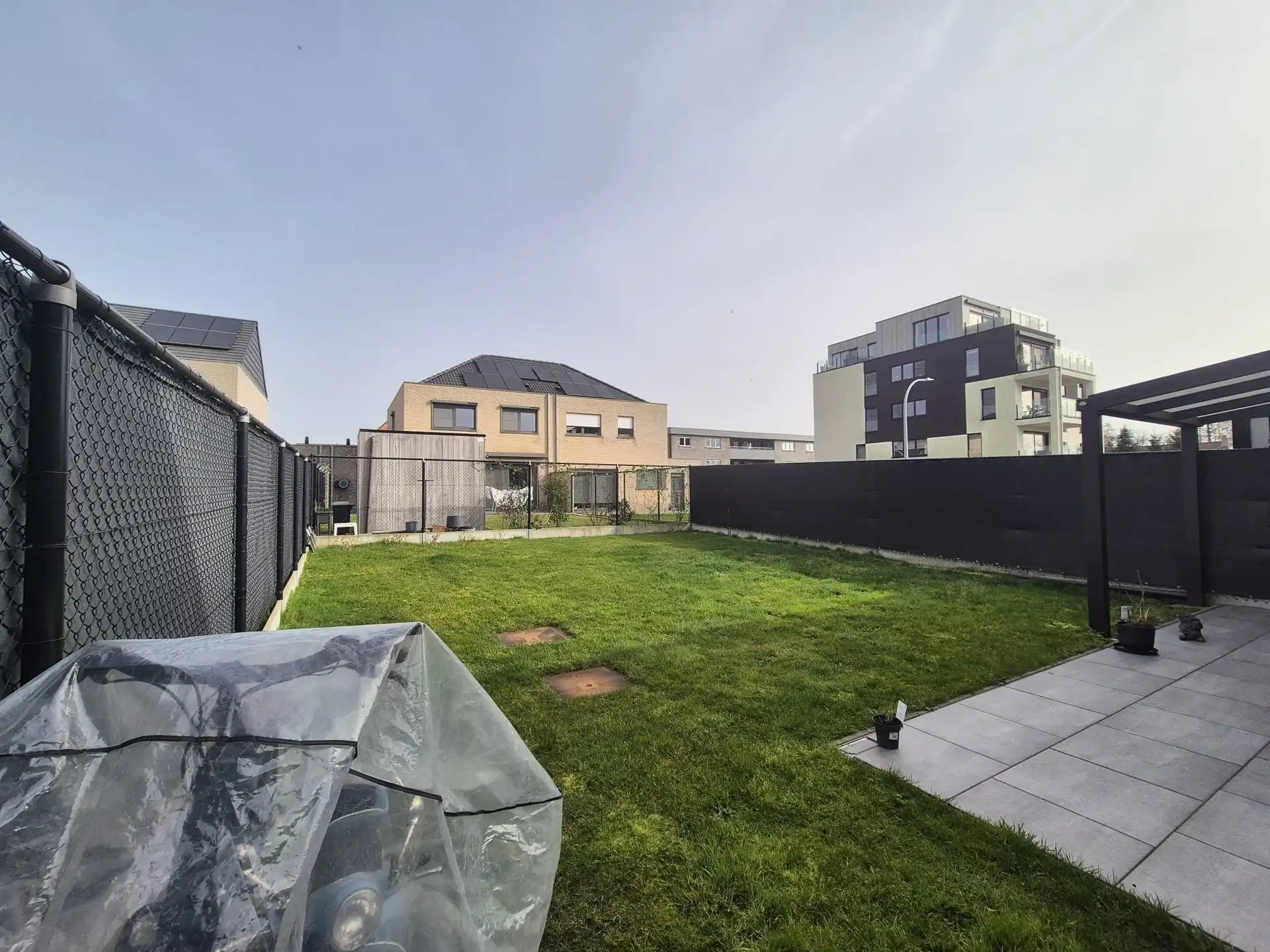 Rustig gelegen nieuwbouw woning met terras en tuin. foto 12