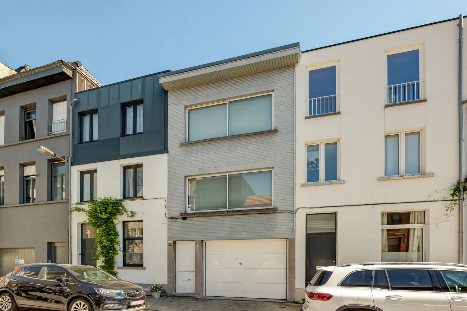 Hedendaagse en energiezuinige (EPC B!) stadswoning met garage & atelier tussen 't Groen Kwartier en Brouwerij De Koninck foto 2