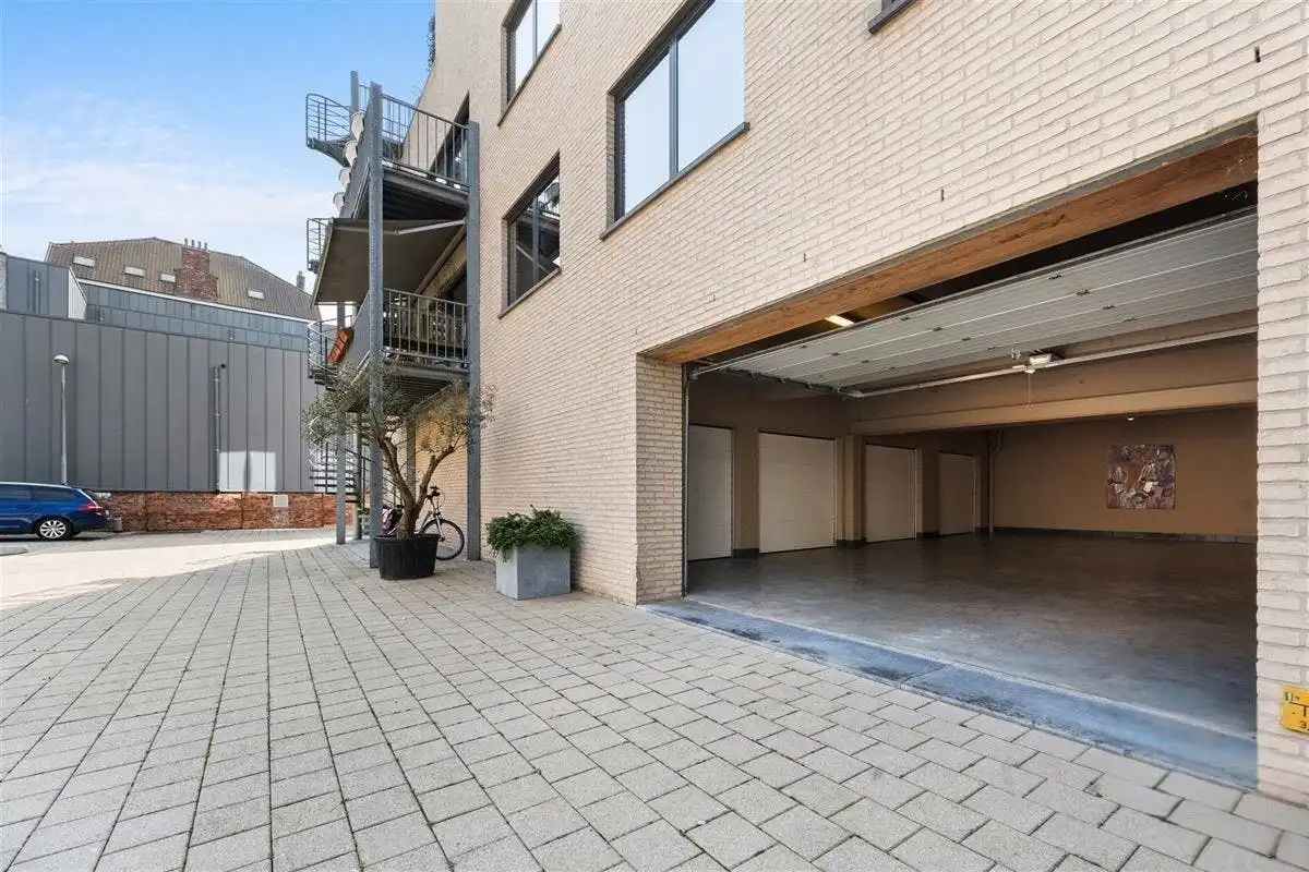 Exclusief Loft-appartement (300m²) met garage in Ieper foto 14