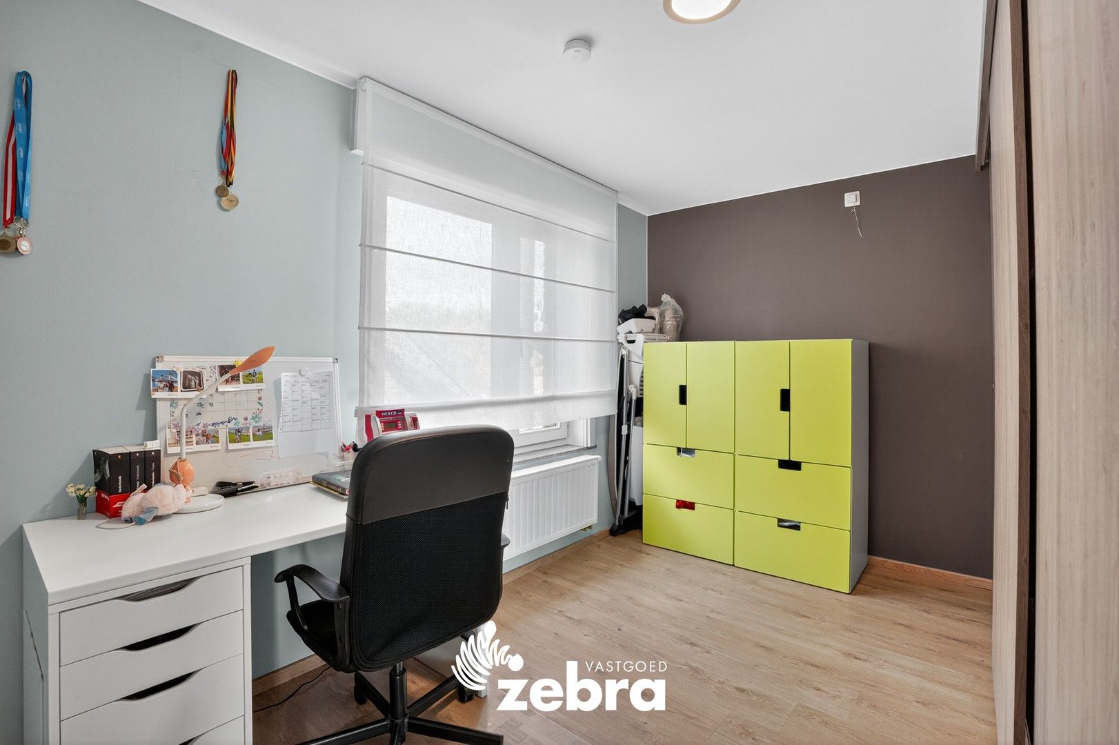 Ruime, instapklare woning met 5 slaapkamers en dubbele garage te Koolskamp! foto 8
