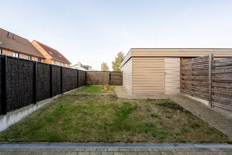 Halfopen woning met 4 slaapkamers en tuin nabij station Ingelmunster foto 16