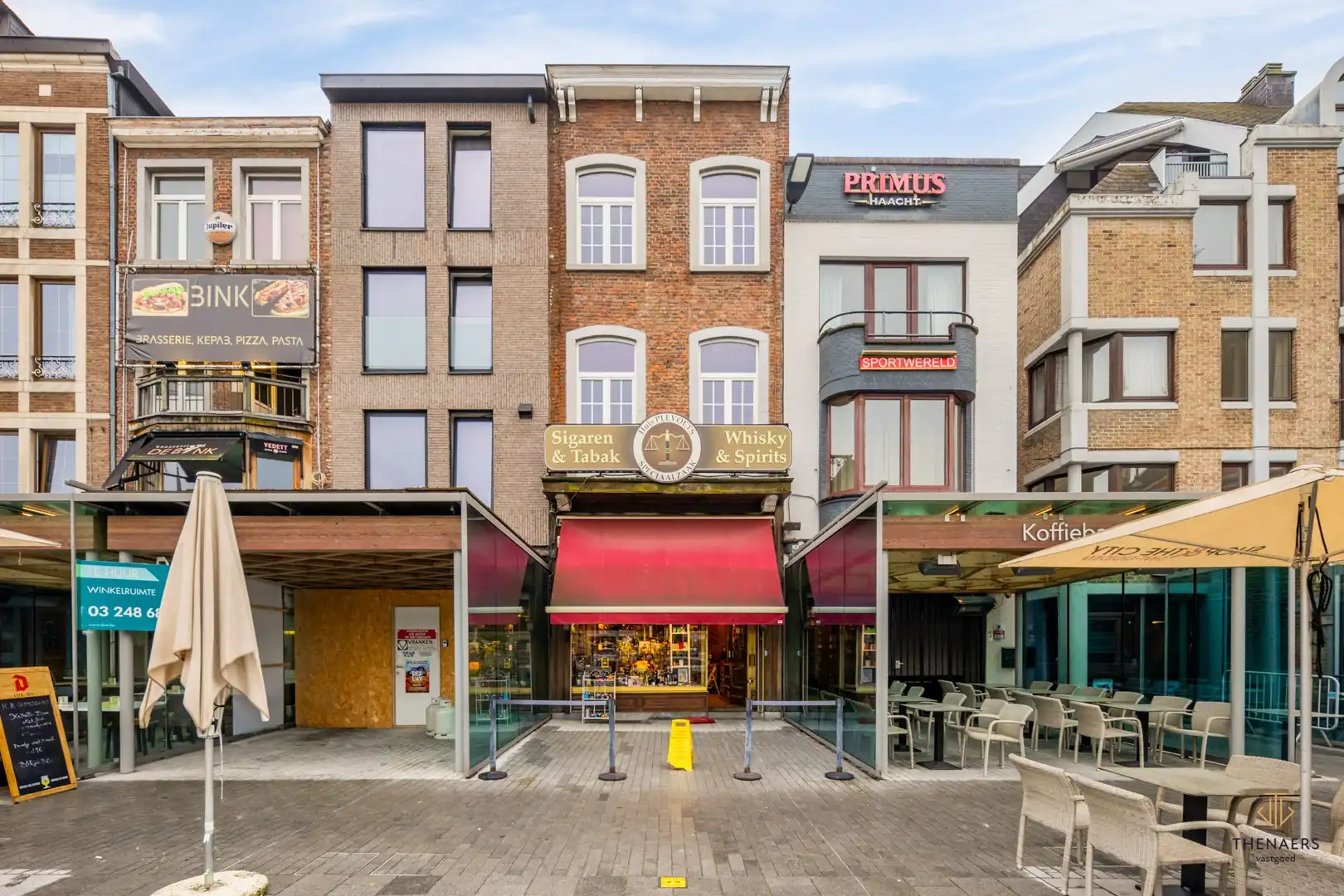 Hoofdfoto van de publicatie: Authentiek handelspand in het centrum.