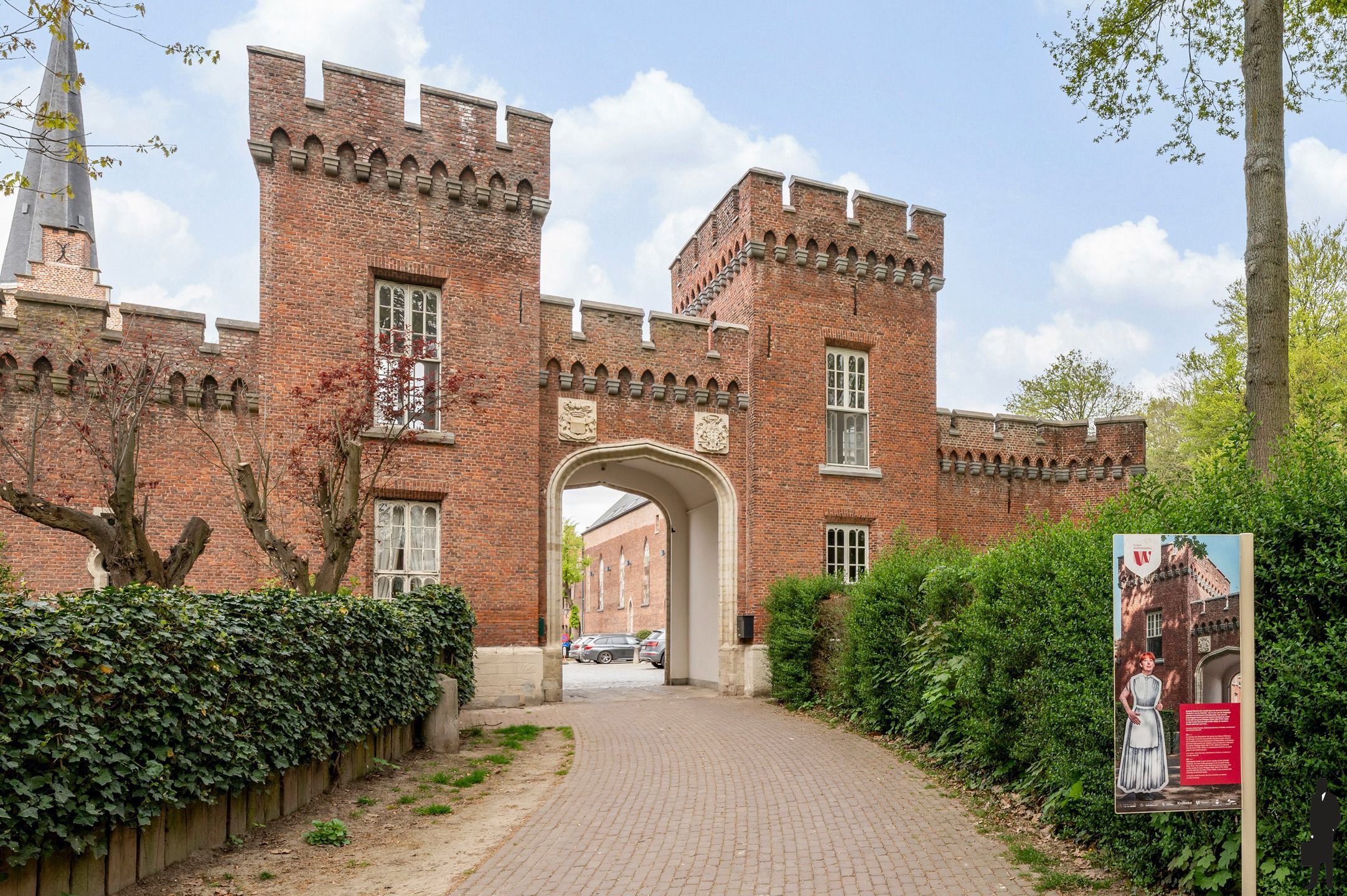 Uitzonderlijk kasteelhoeve in het park van Kasteel Wissekerke. foto 59