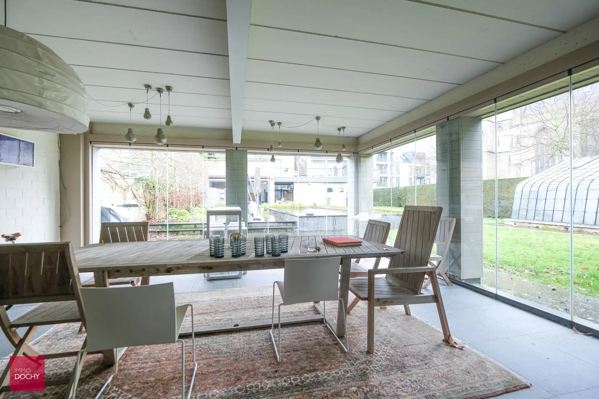 Heel ruime stadswoning met kantoren en tuin foto 26