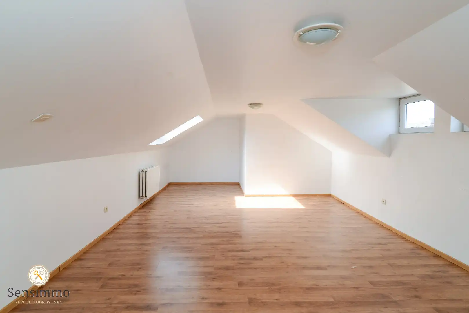 Prachtig gelegen duplex met 2 slpkmrs + terras + parking foto 12