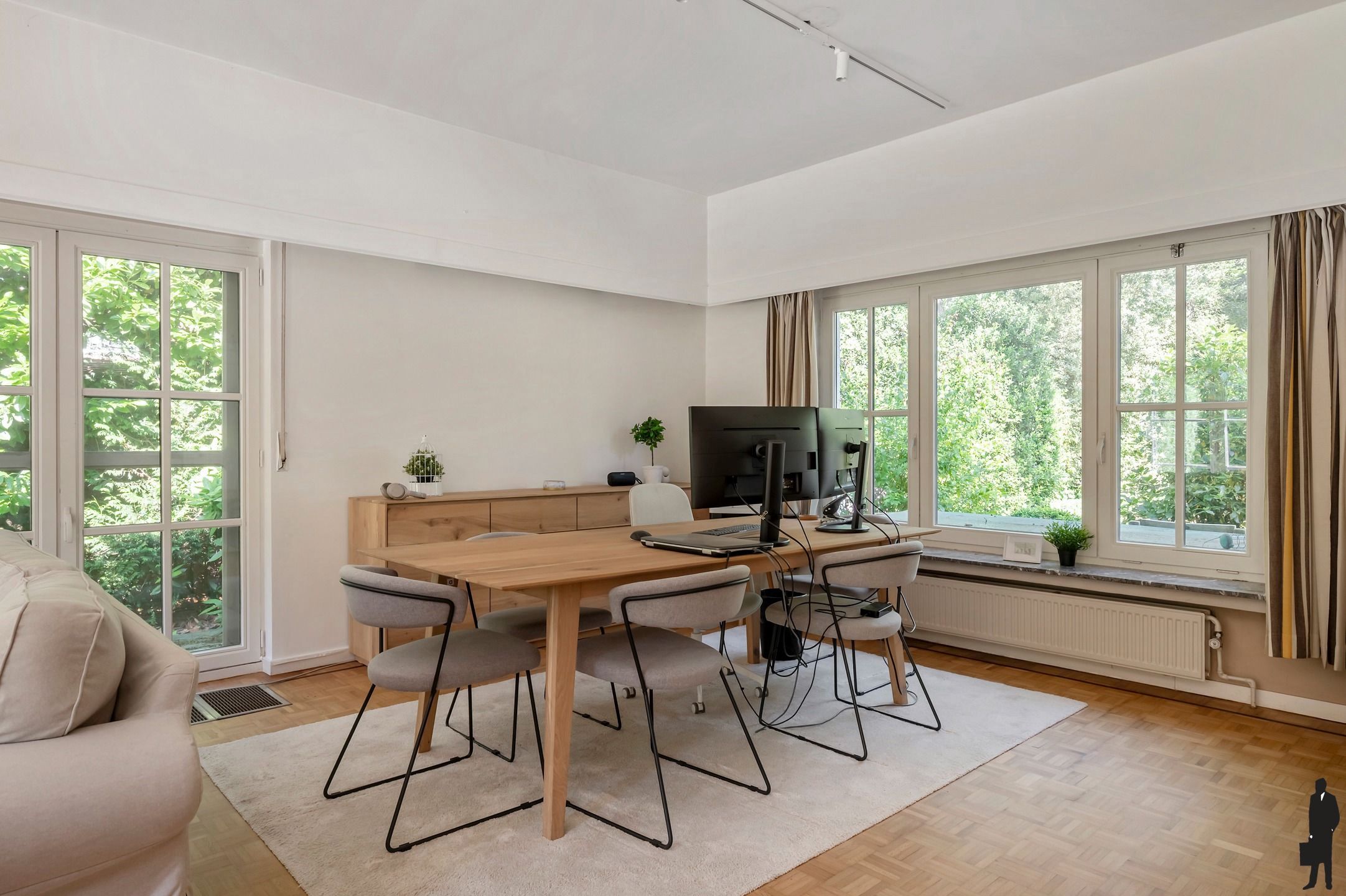 Franse villa op ca. 2.140 m² in 't Vriesdonk gelegen! foto 6