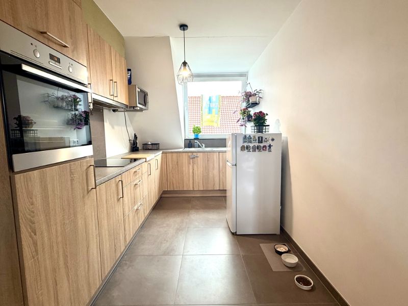 Recente duplex met 2 kamers en garage foto 8