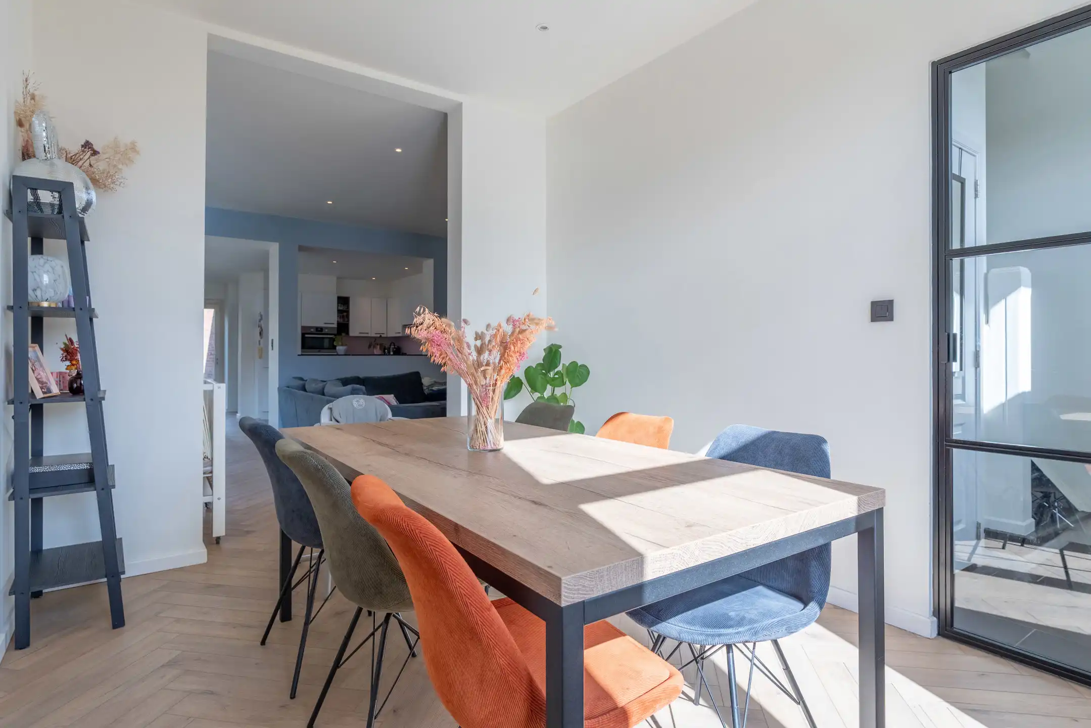 Instapklare 3 slaapkamerwoning met bureau en tuin te Turnhout foto 4