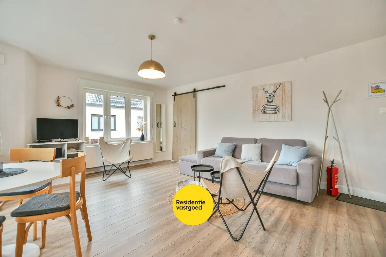 Lichtrijk éénslaapkamerappartement nabij centrum en bos in De Haan foto 2